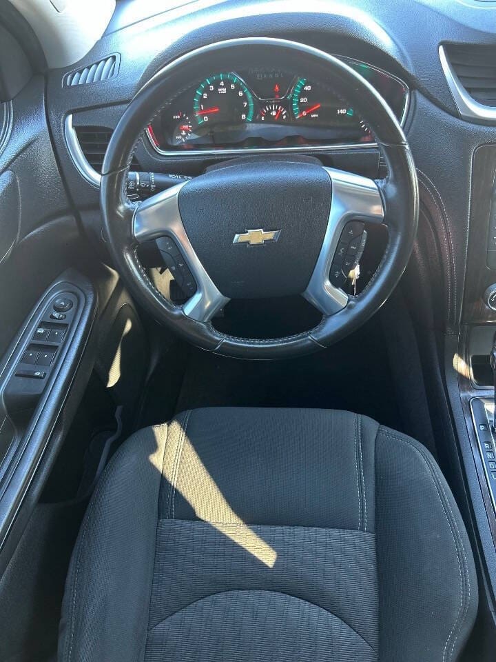 2015 Chevrolet Traverse - Image 11
