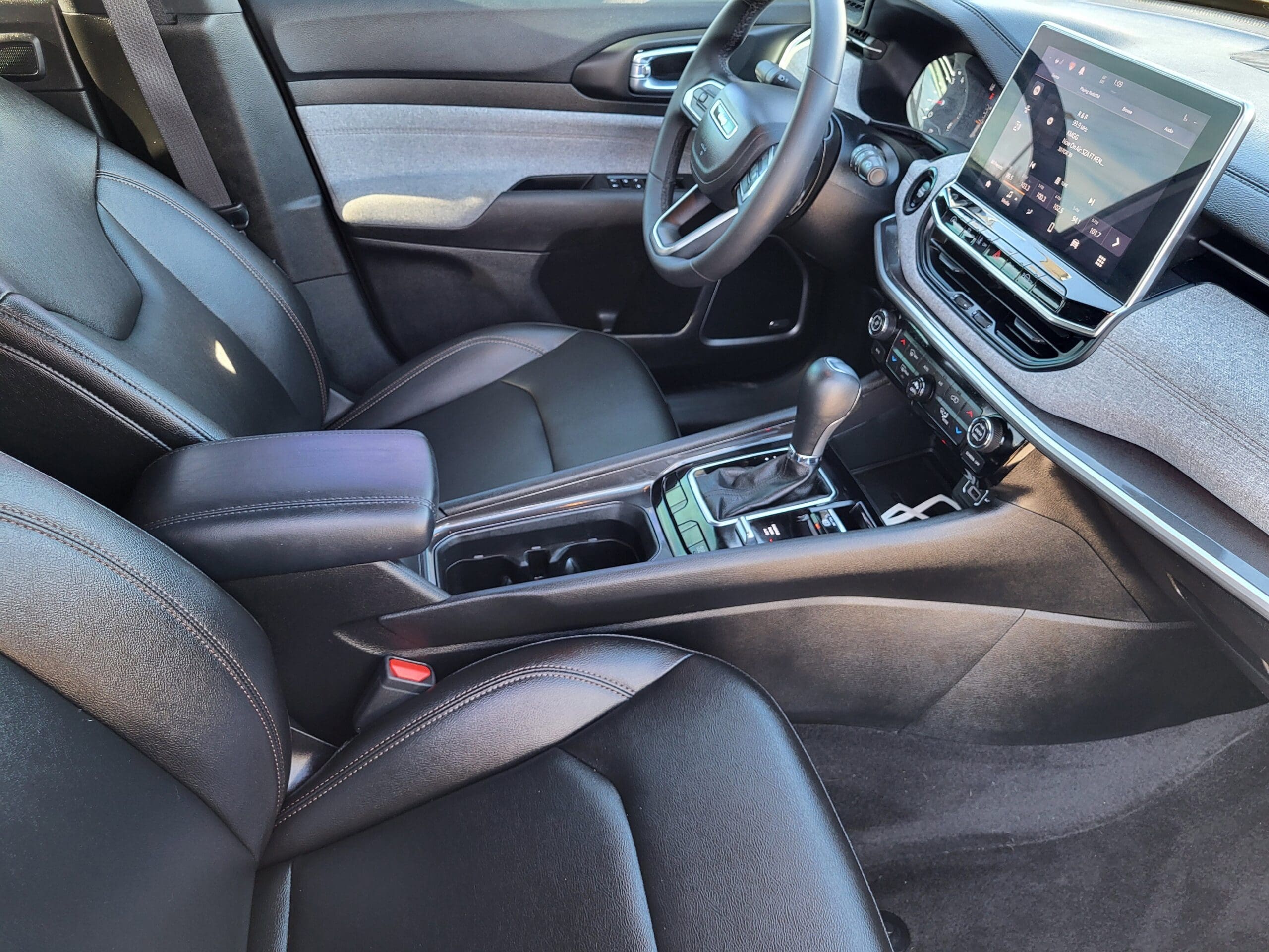 2023 Jeep Compass - Image 14