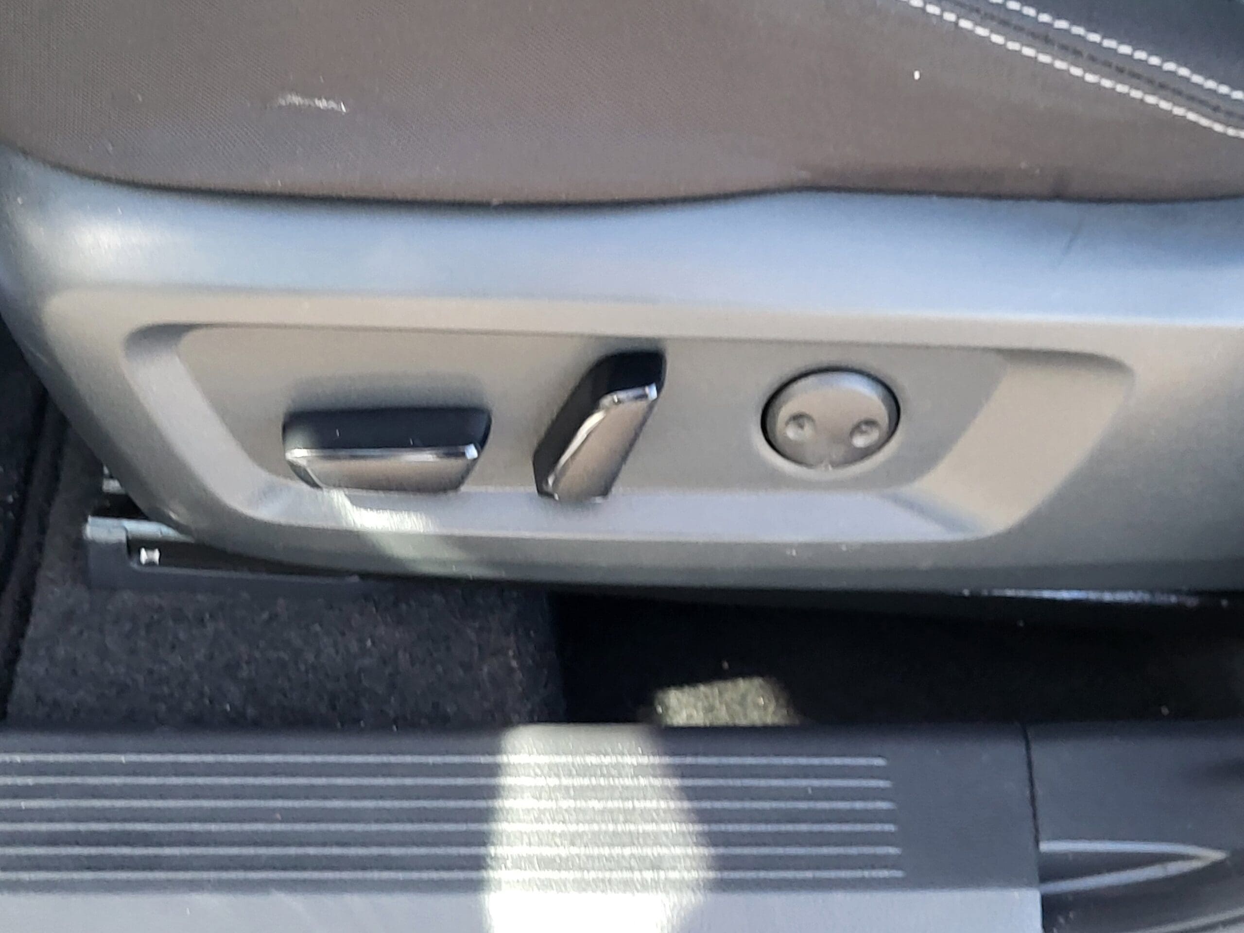 2025 Nissan Rogue - Image 7