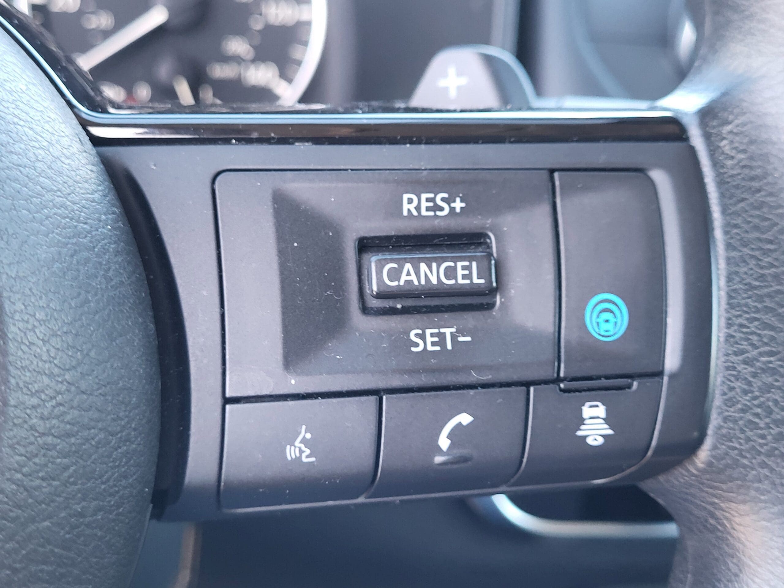 2023 Nissan Rogue - Image 21