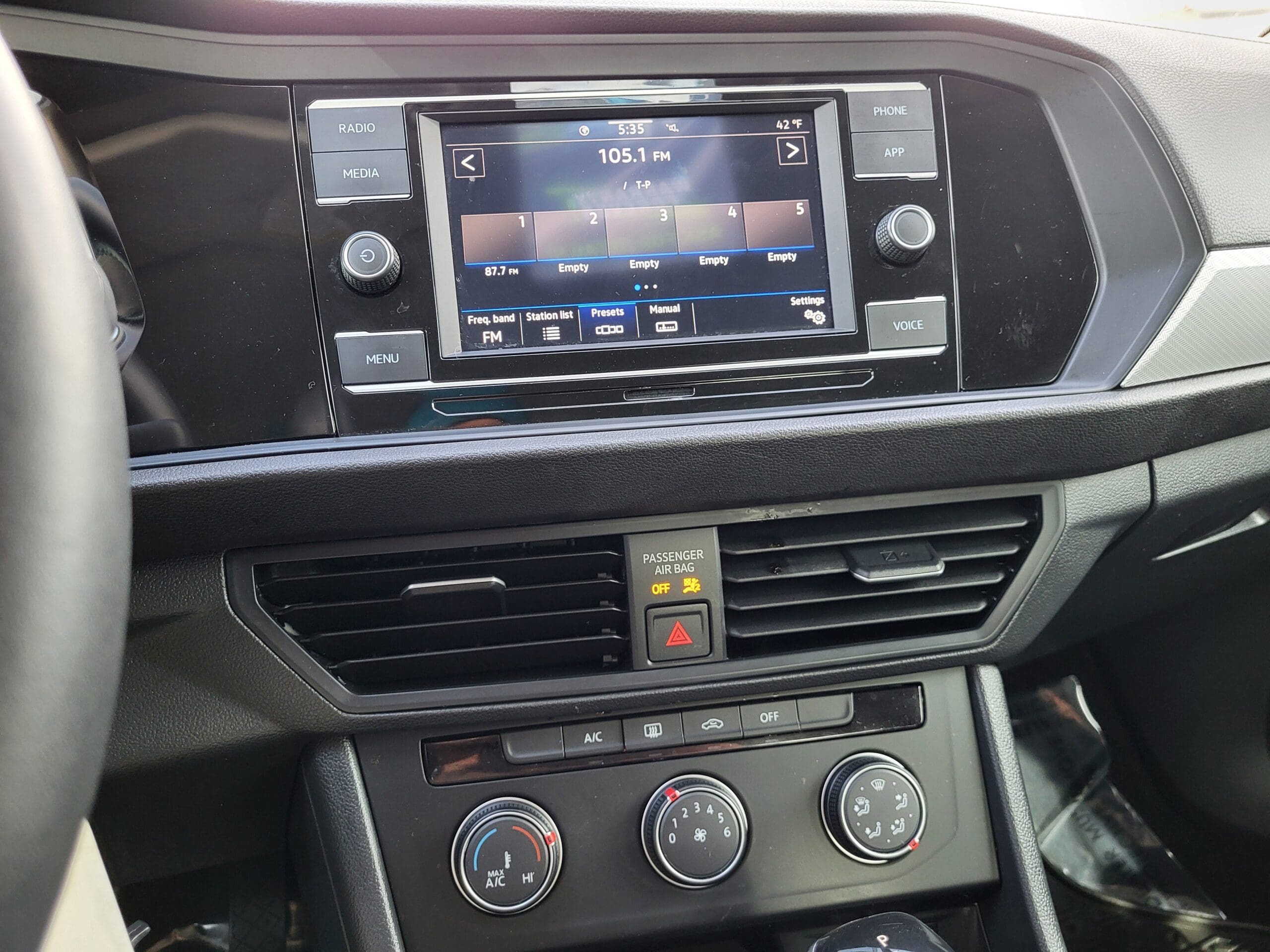 2022 Volkswagen Jetta - Image 16