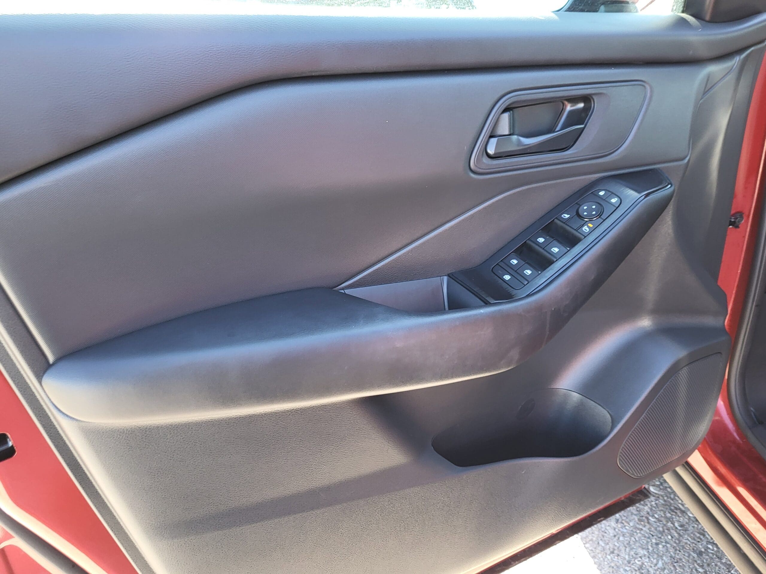 2025 Nissan Rogue - Image 6