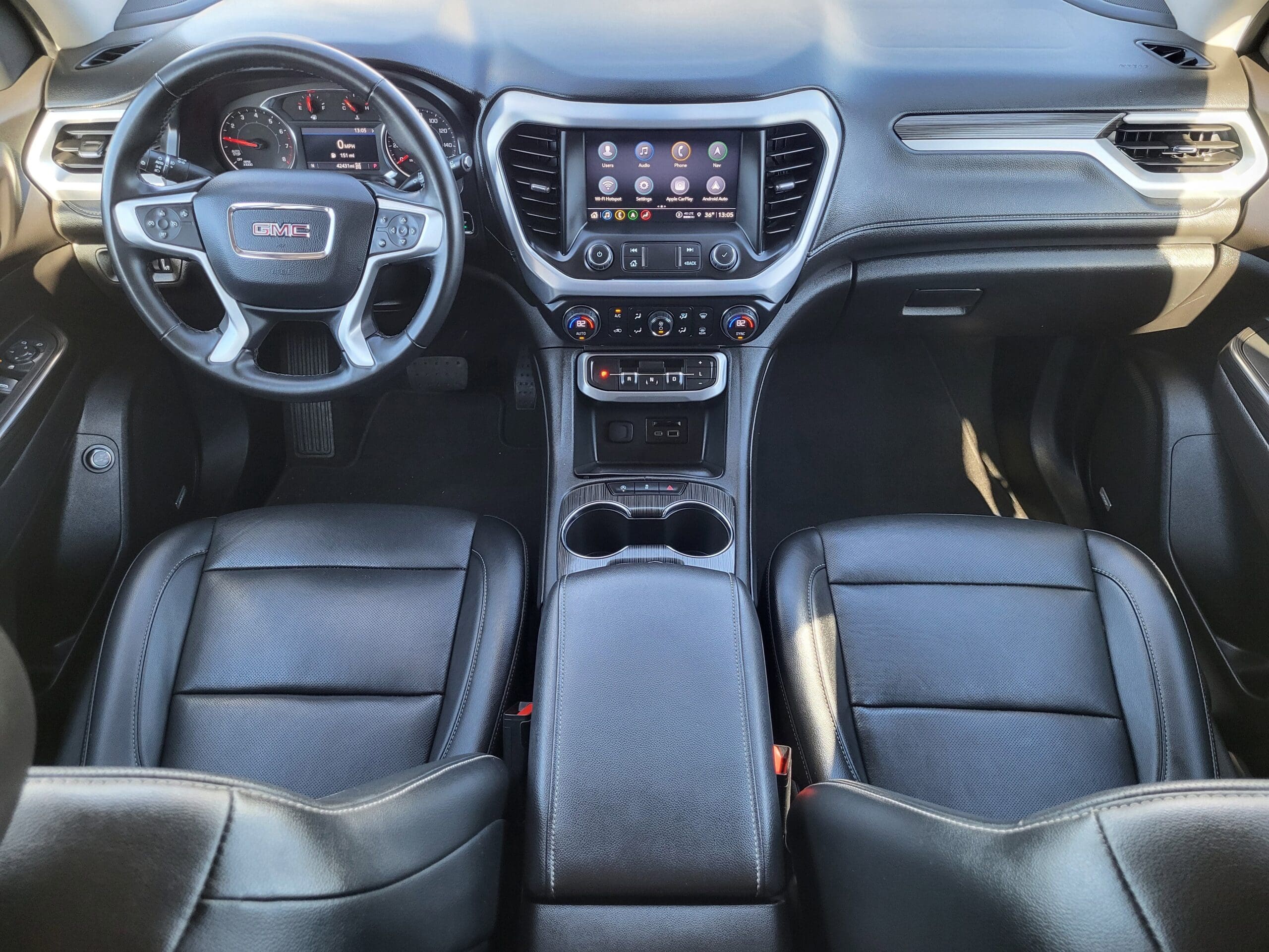 2023 GMC Acadia - Image 11