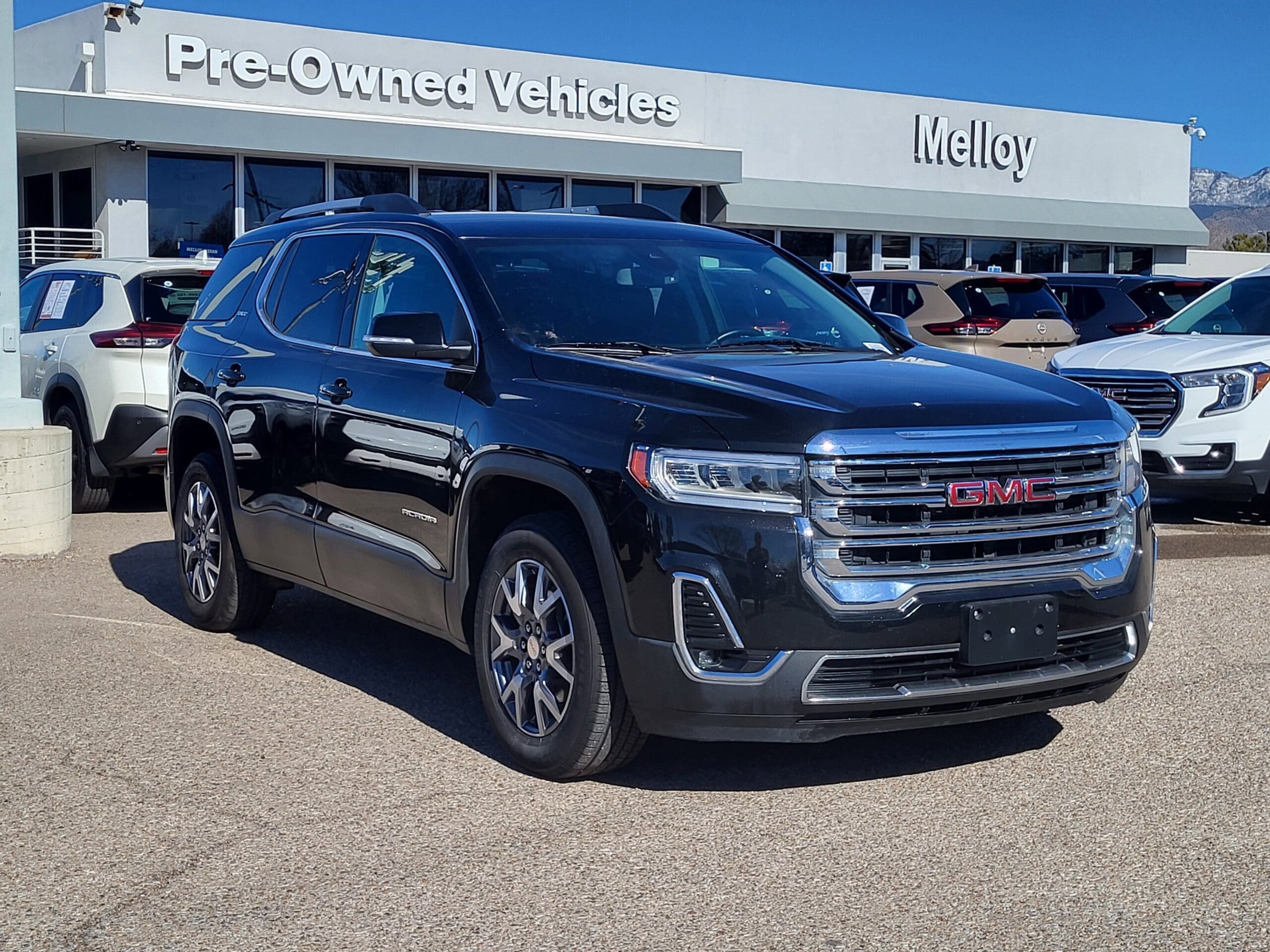 2023 GMC Acadia - Image 3