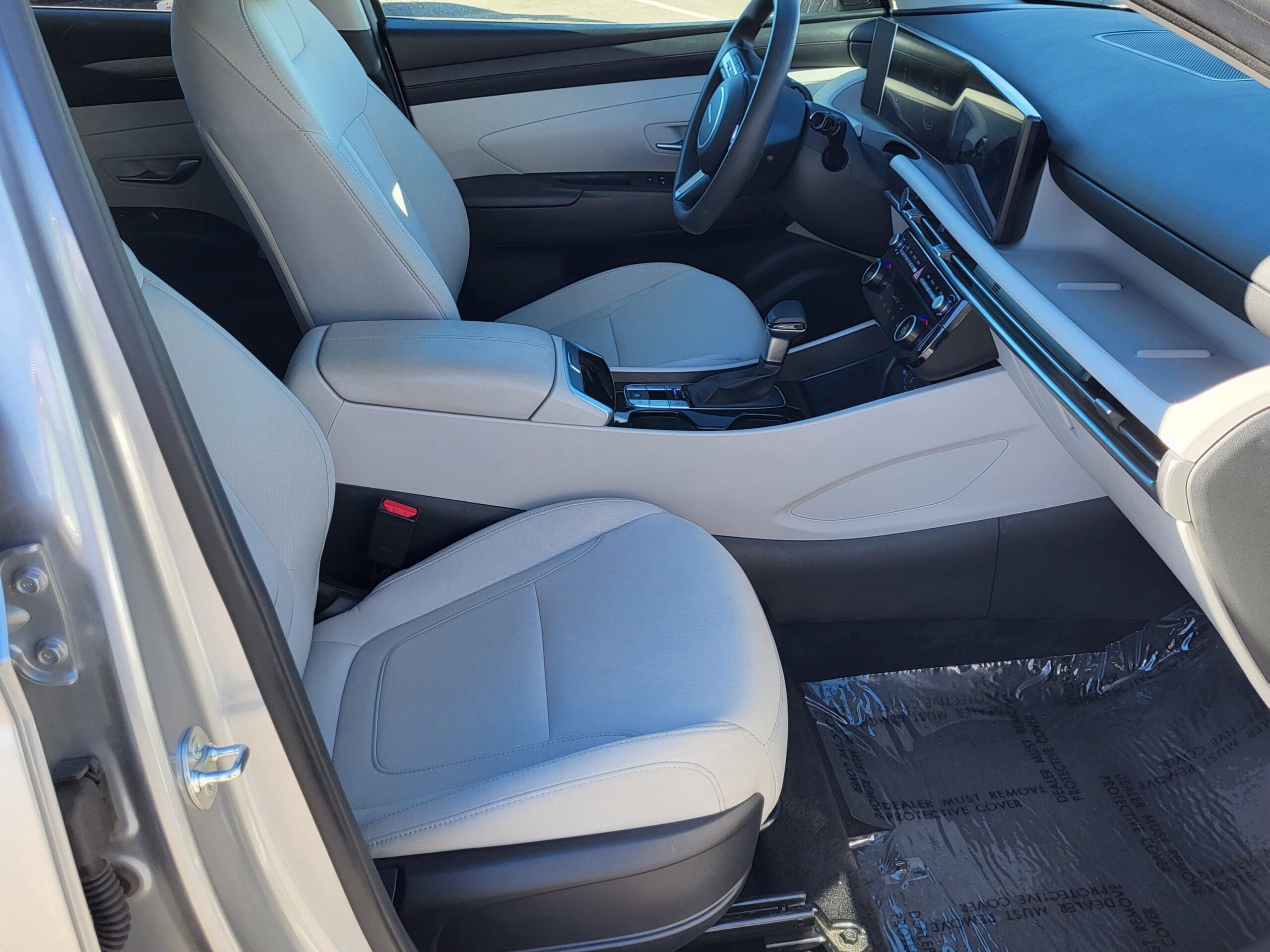 2025 Hyundai Tucson - Image 14