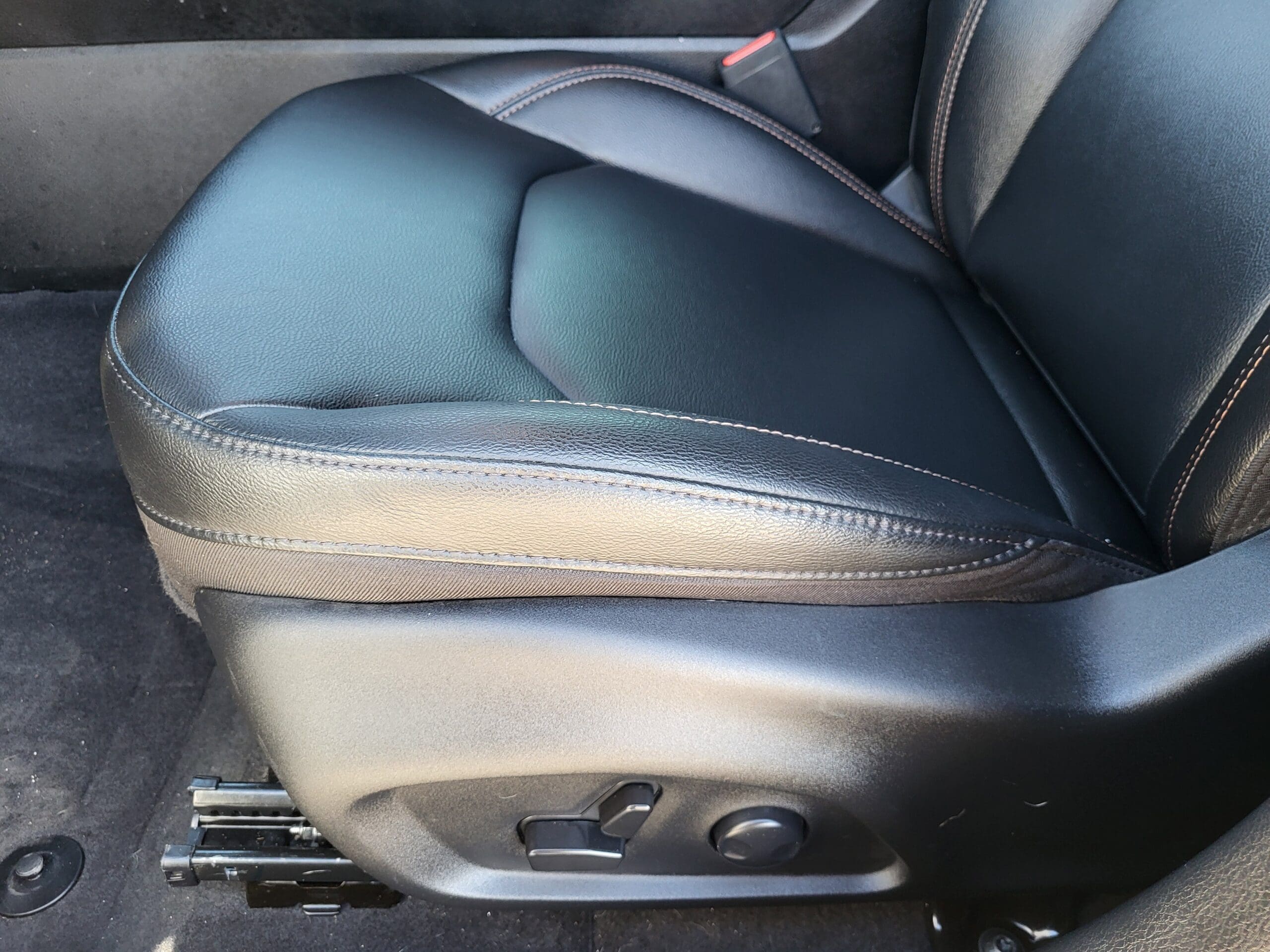 2023 Jeep Compass - Image 16