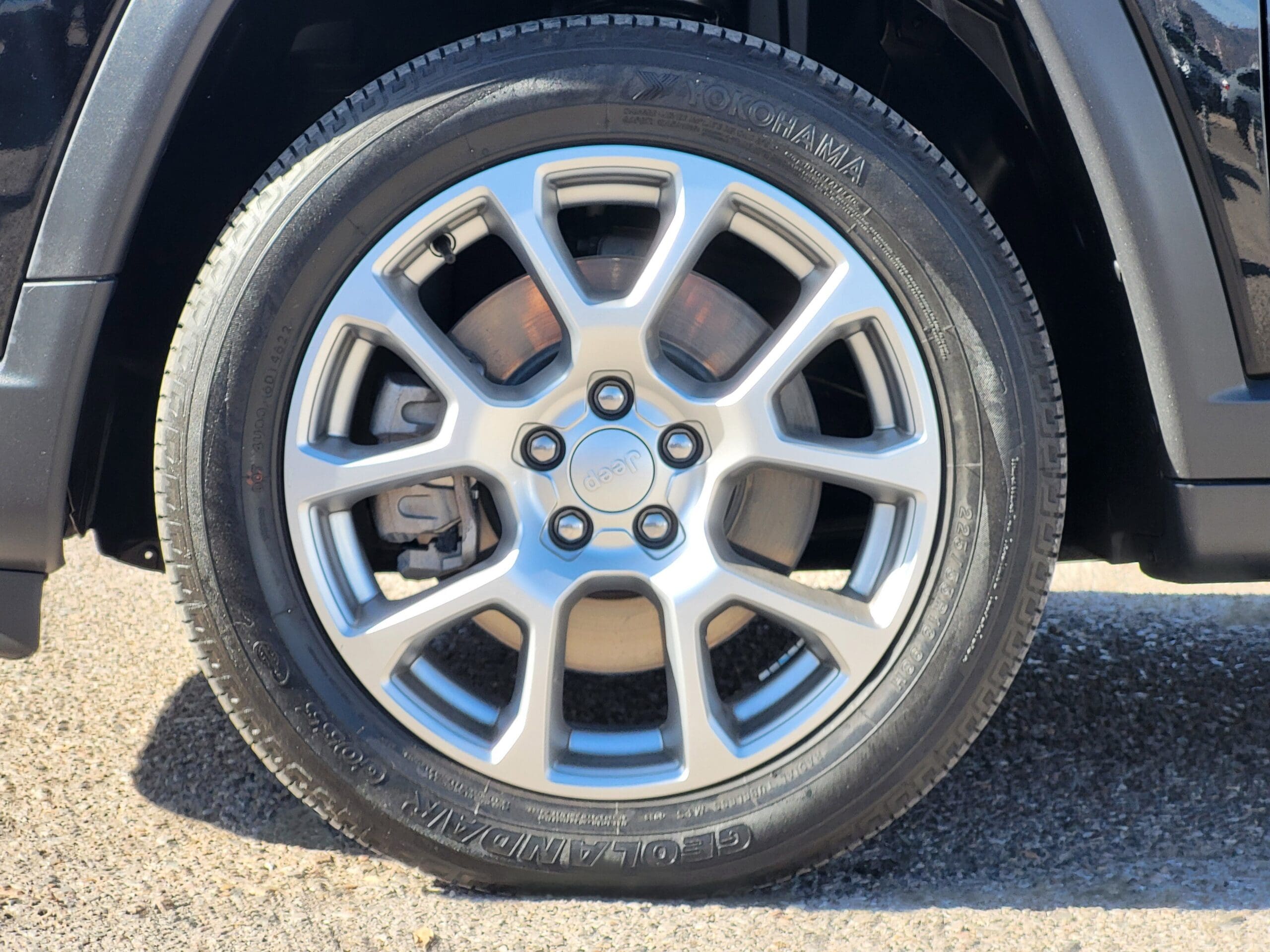 2023 Jeep Compass - Image 11