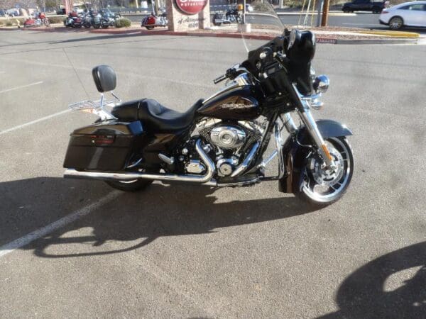 2011 Harley-Davidson FLHXI