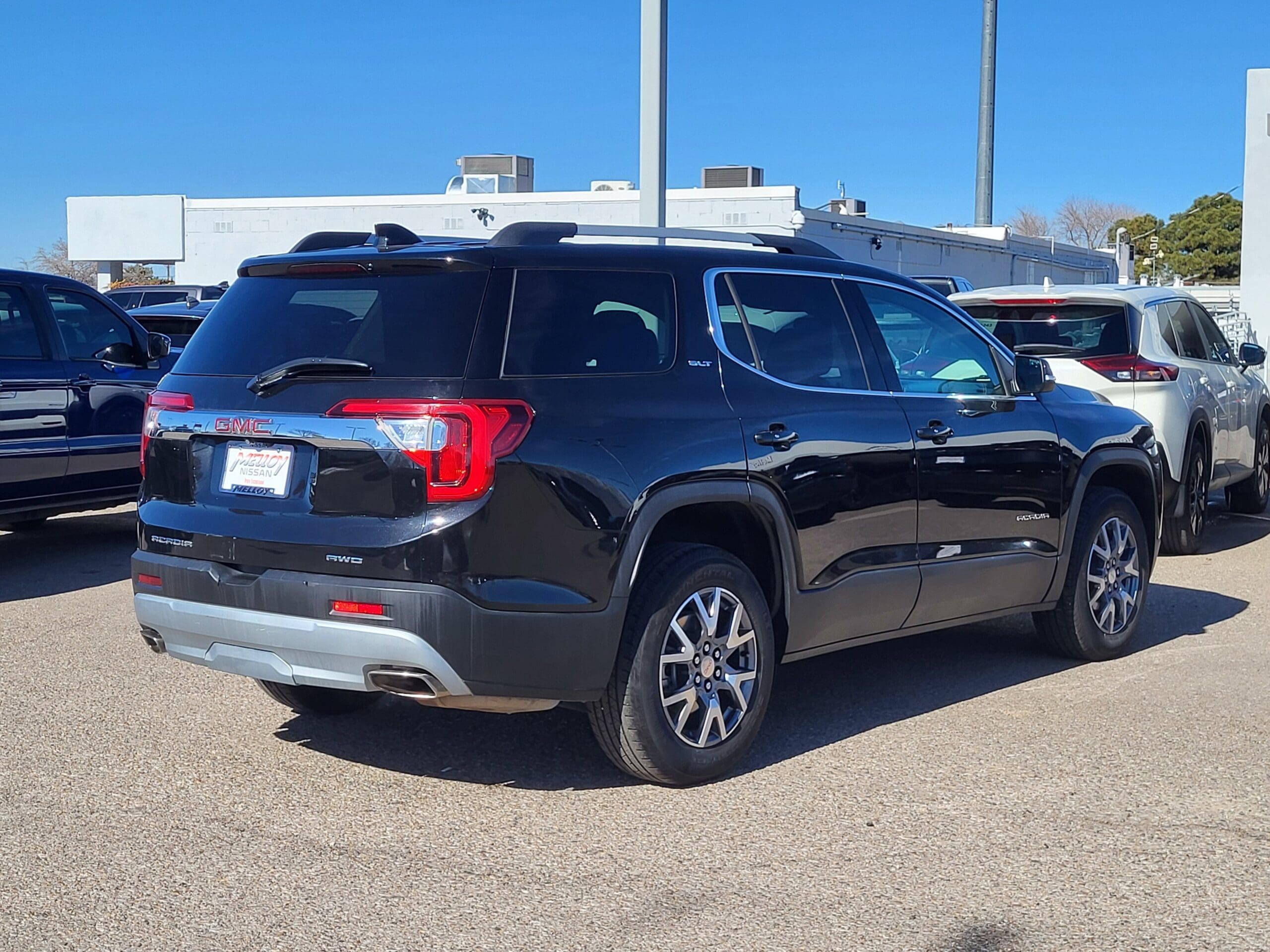 2023 GMC Acadia - Image 5