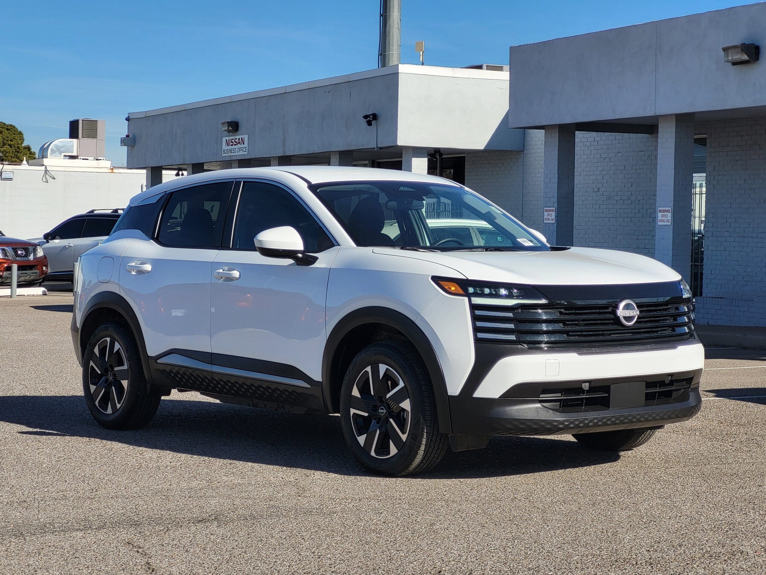 2025 Nissan Kicks - Image 2