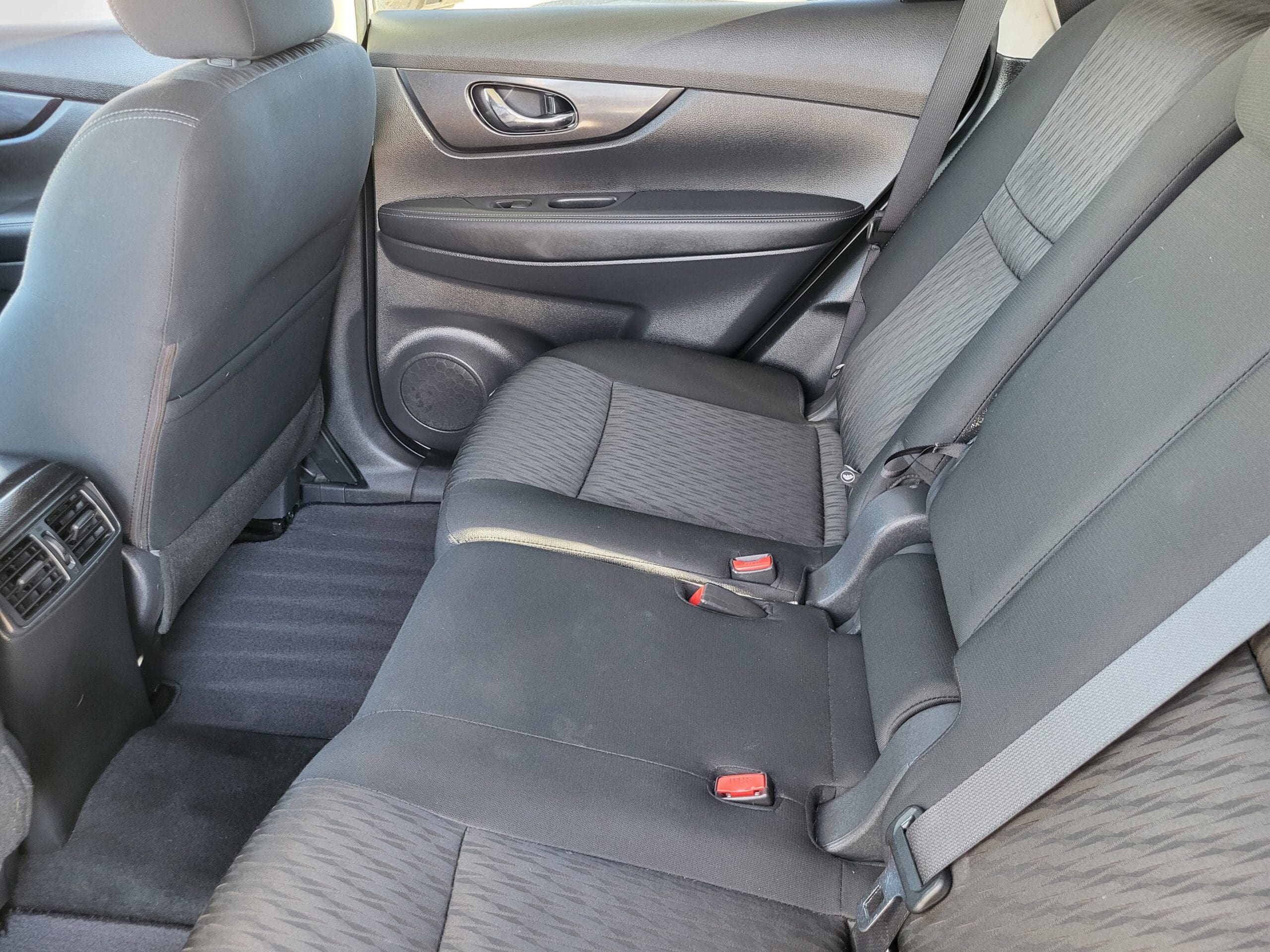 2020 Nissan Rogue - Image 21