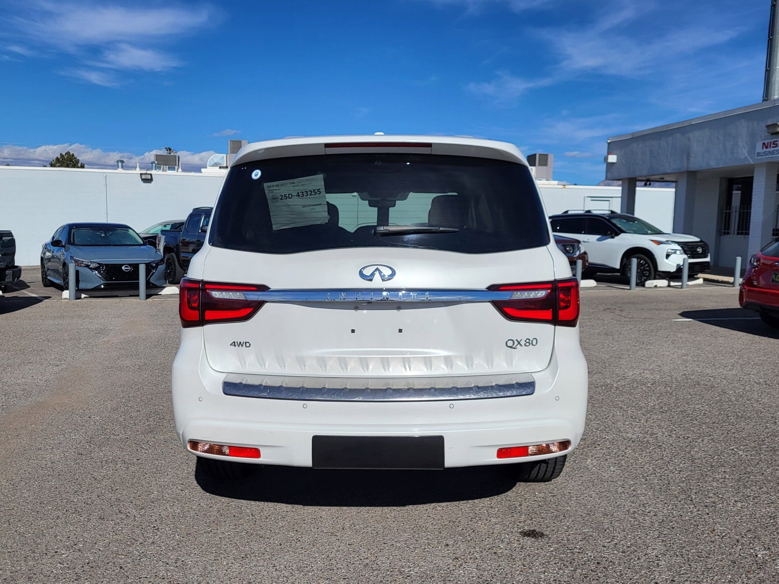 2024 INFINITI QX80 - Image 13