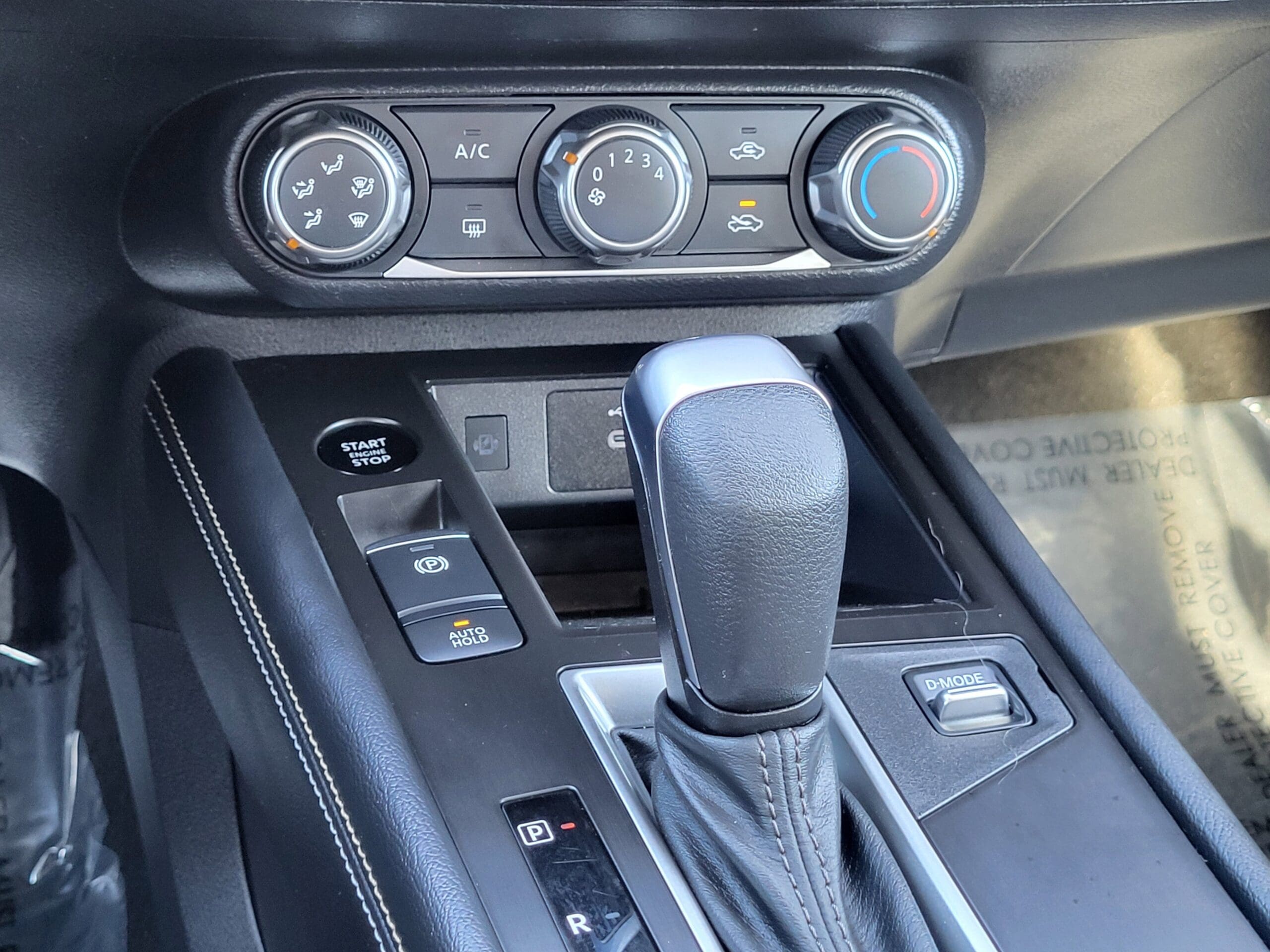 2025 Nissan Kicks - Image 17