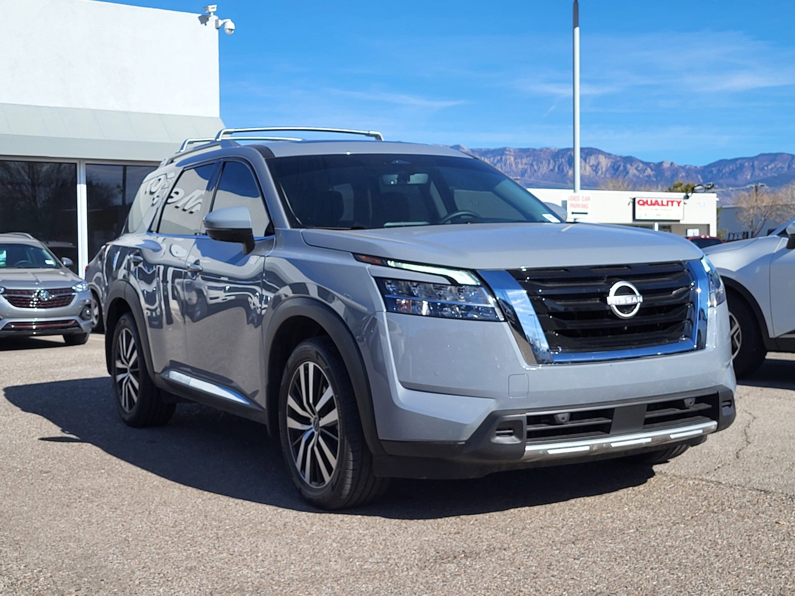 2024 Nissan Pathfinder - Image 2
