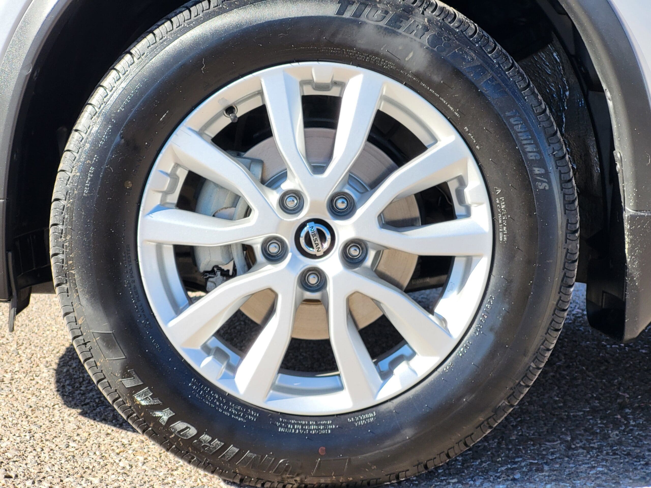 2020 Nissan Rogue - Image 10