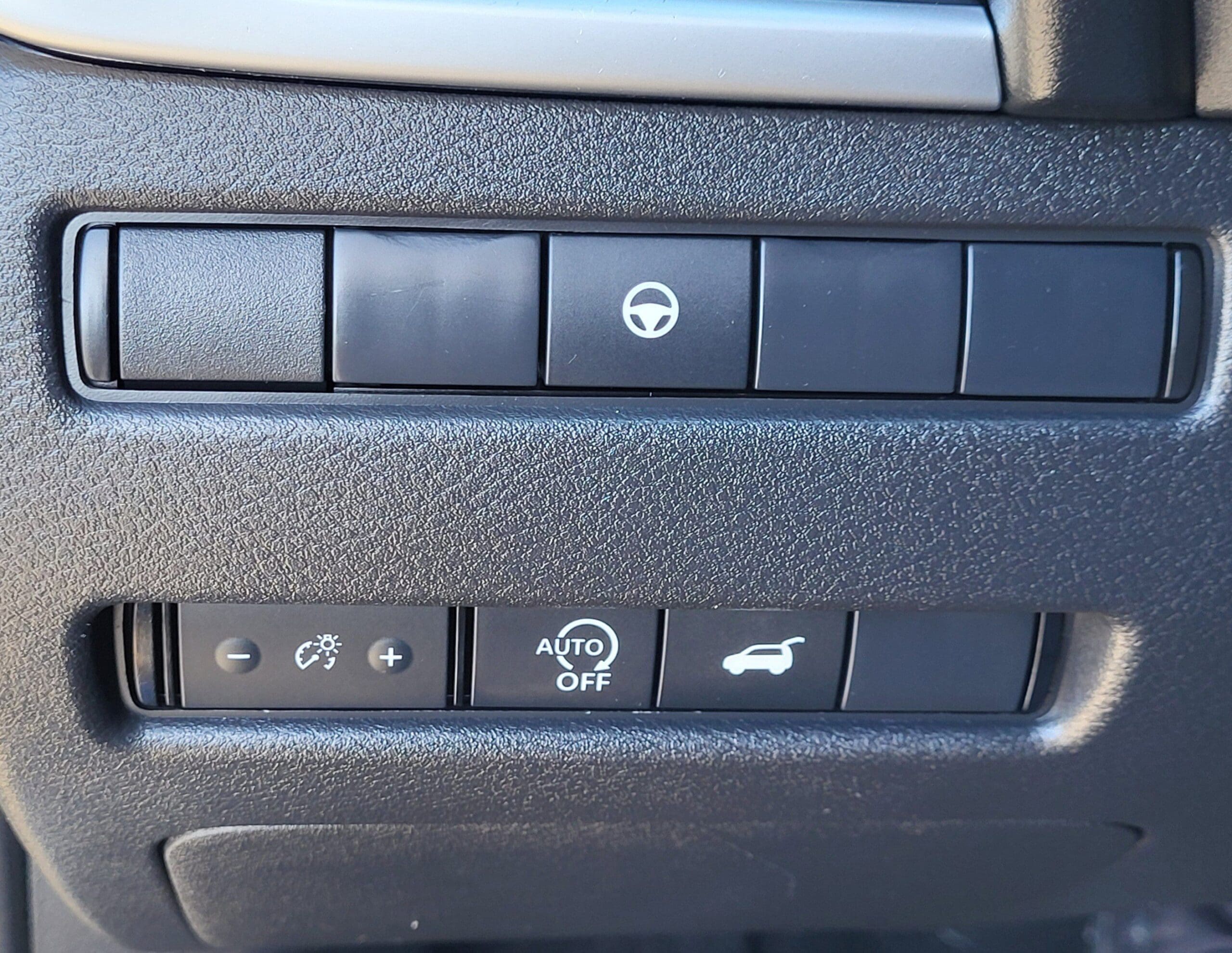 2025 Nissan Rogue - Image 25