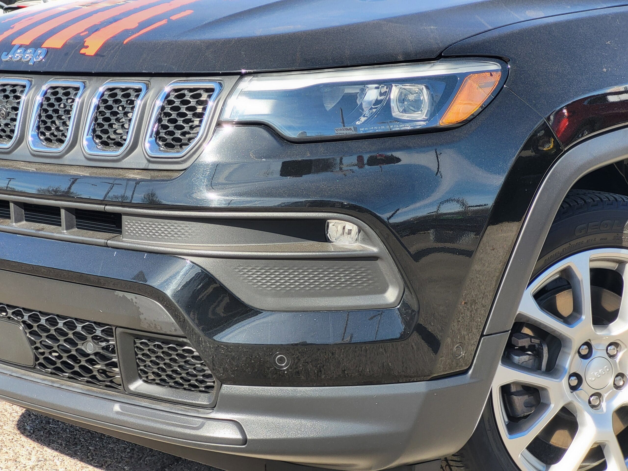 2023 Jeep Compass - Image 9