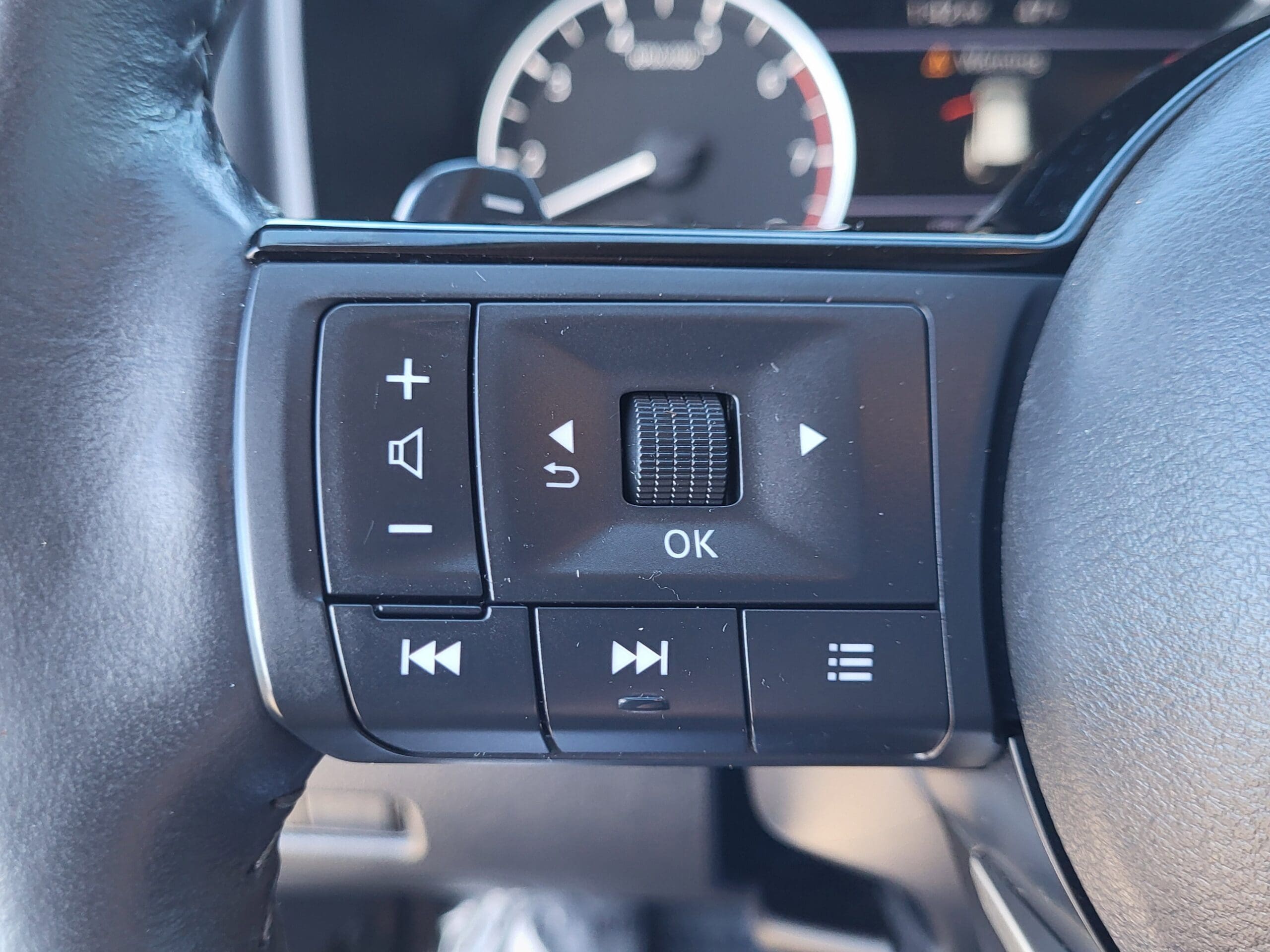 2021 Nissan Rogue - Image 19