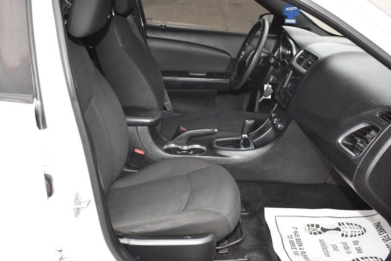 2013 Dodge Avenger - Image 9