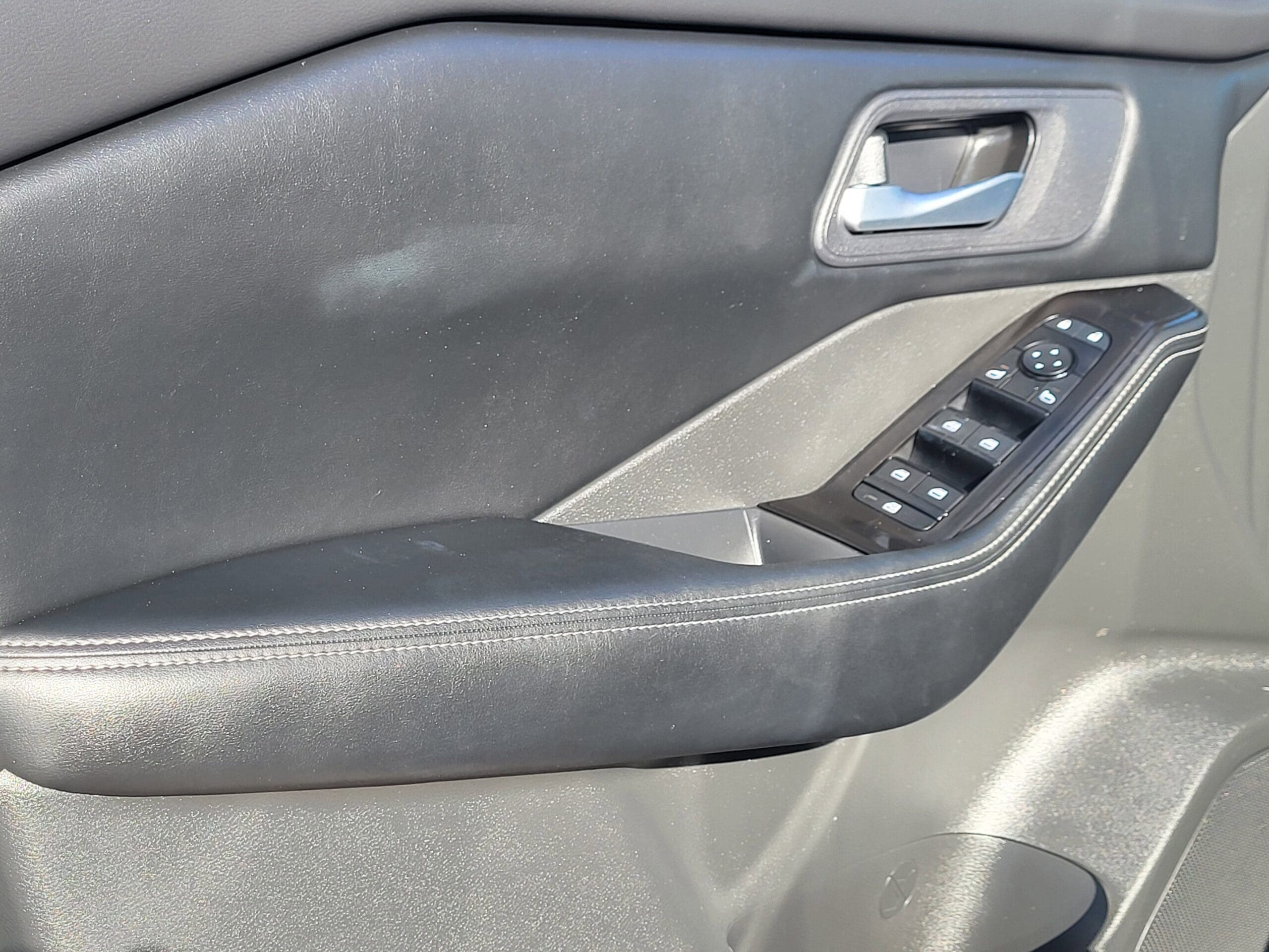 2025 Nissan Rogue - Image 6