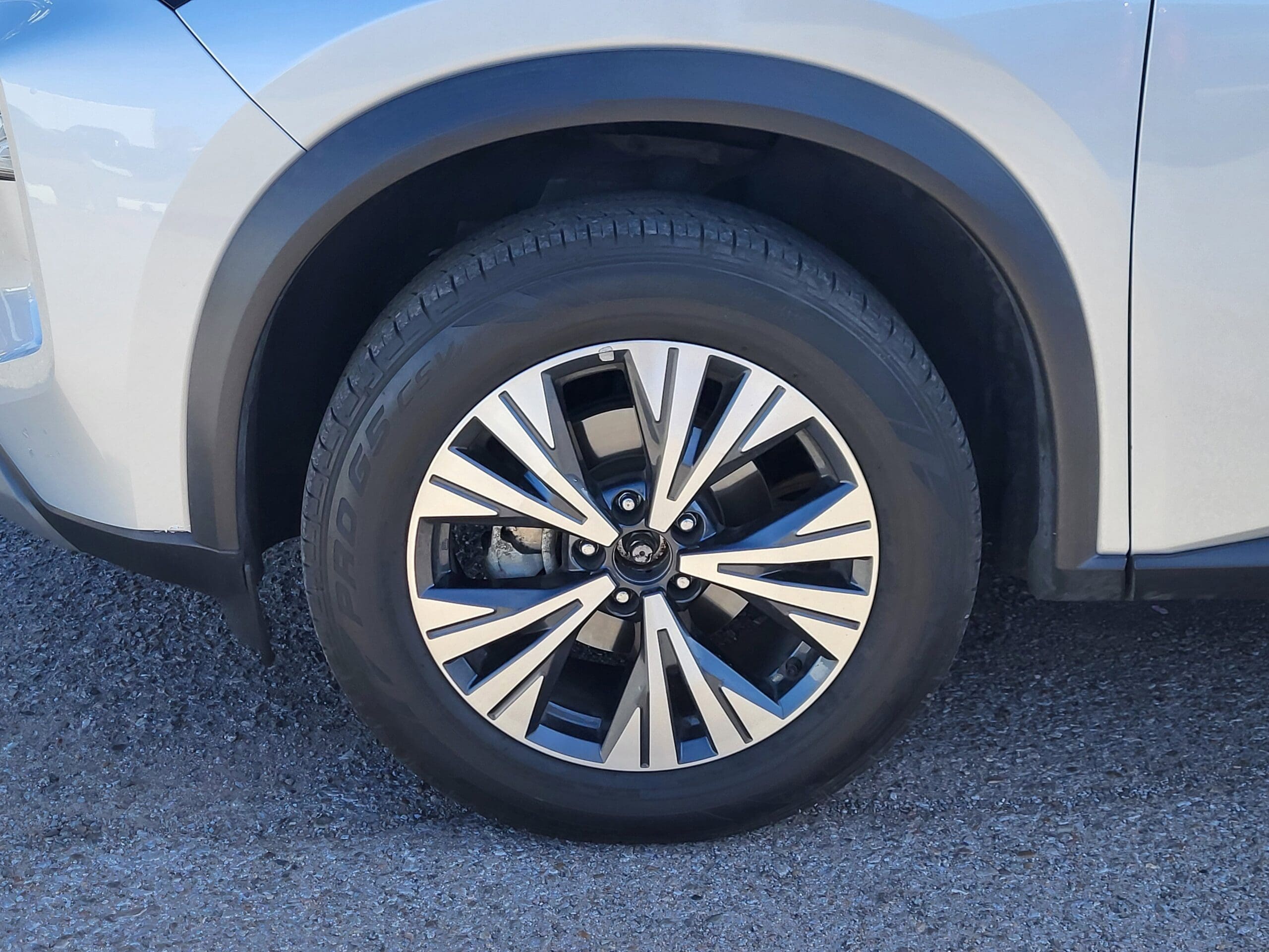 2023 Nissan Rogue - Image 18