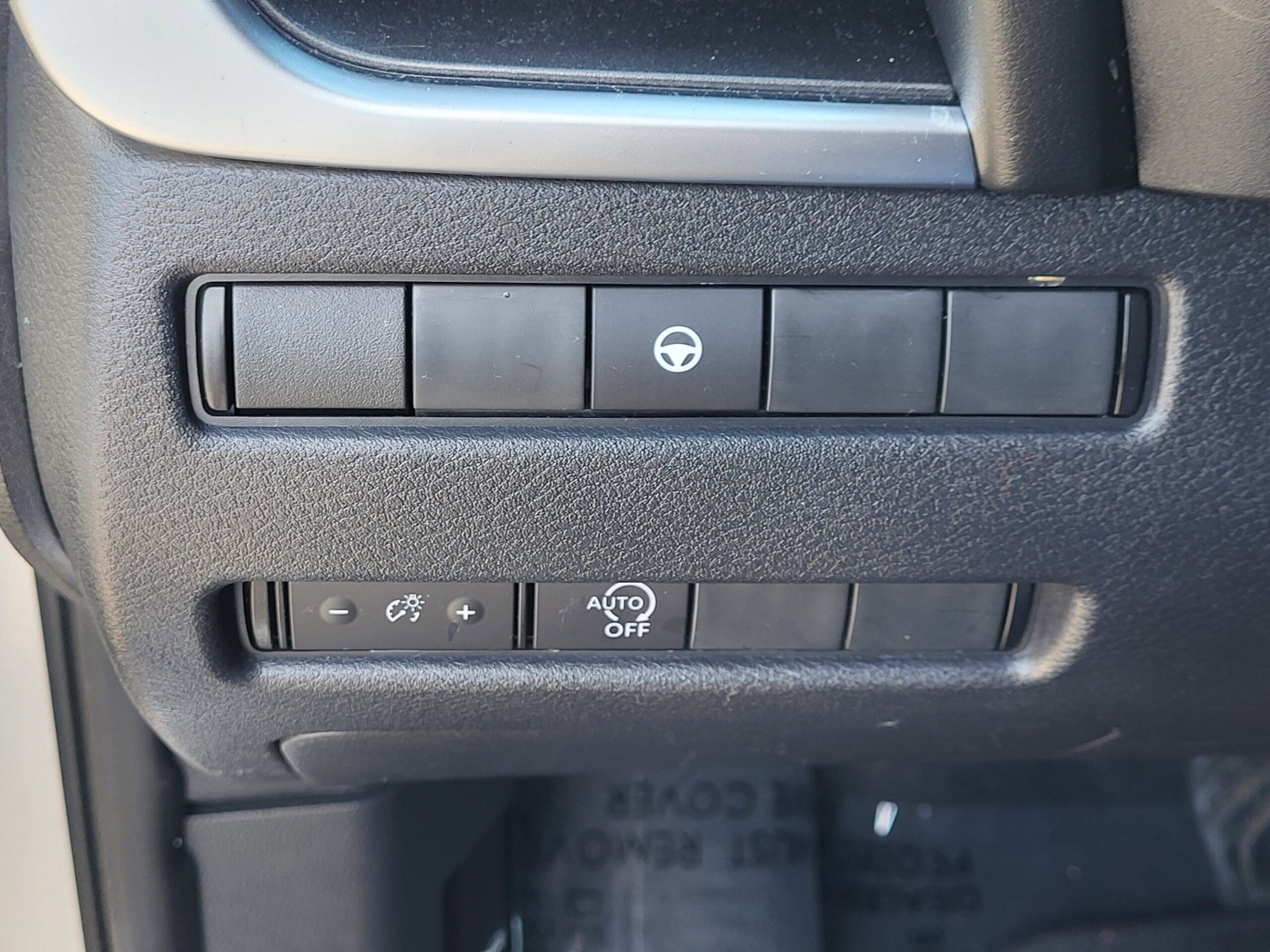 2023 Nissan Rogue - Image 26