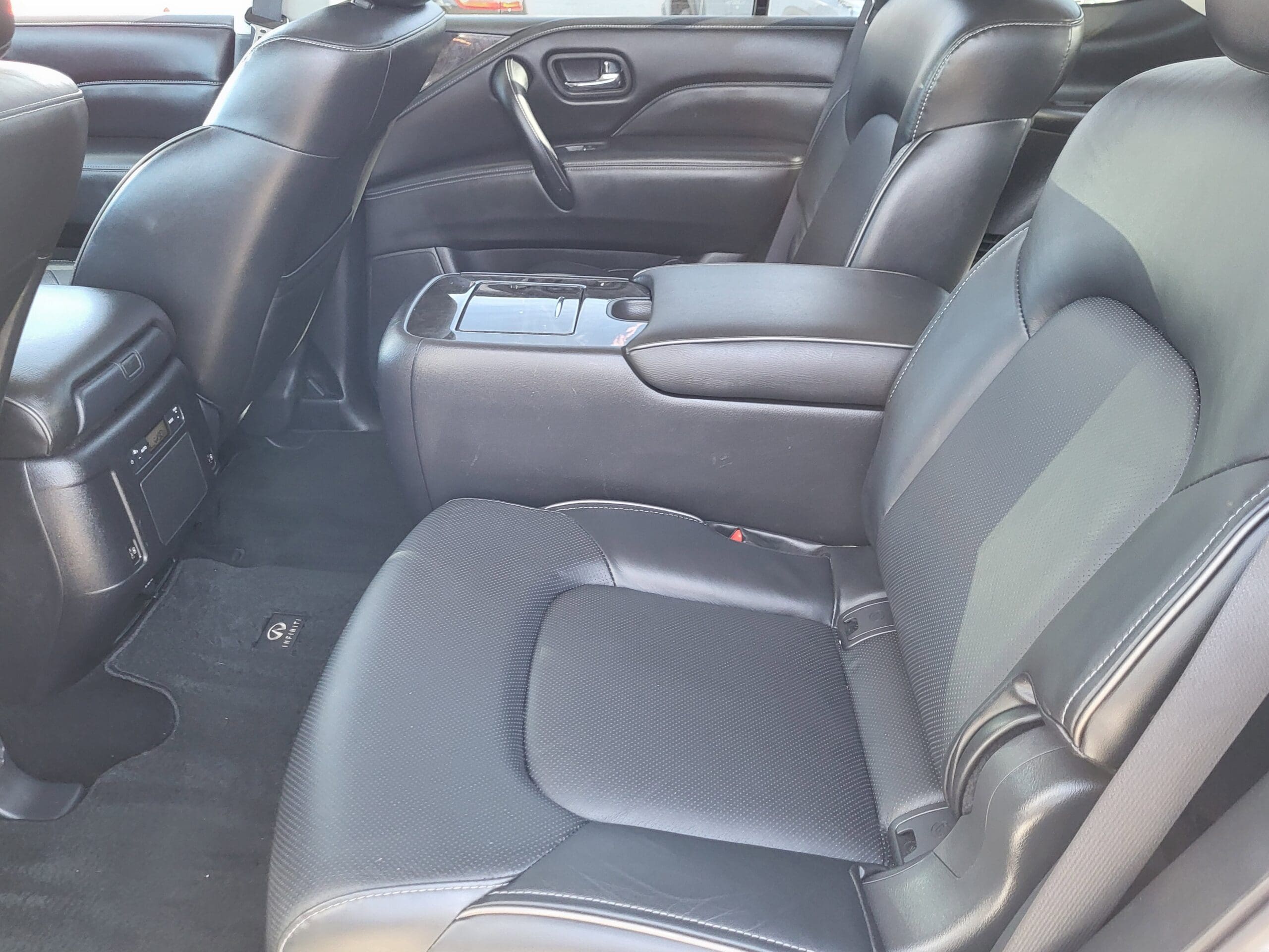 2024 INFINITI QX80 - Image 9