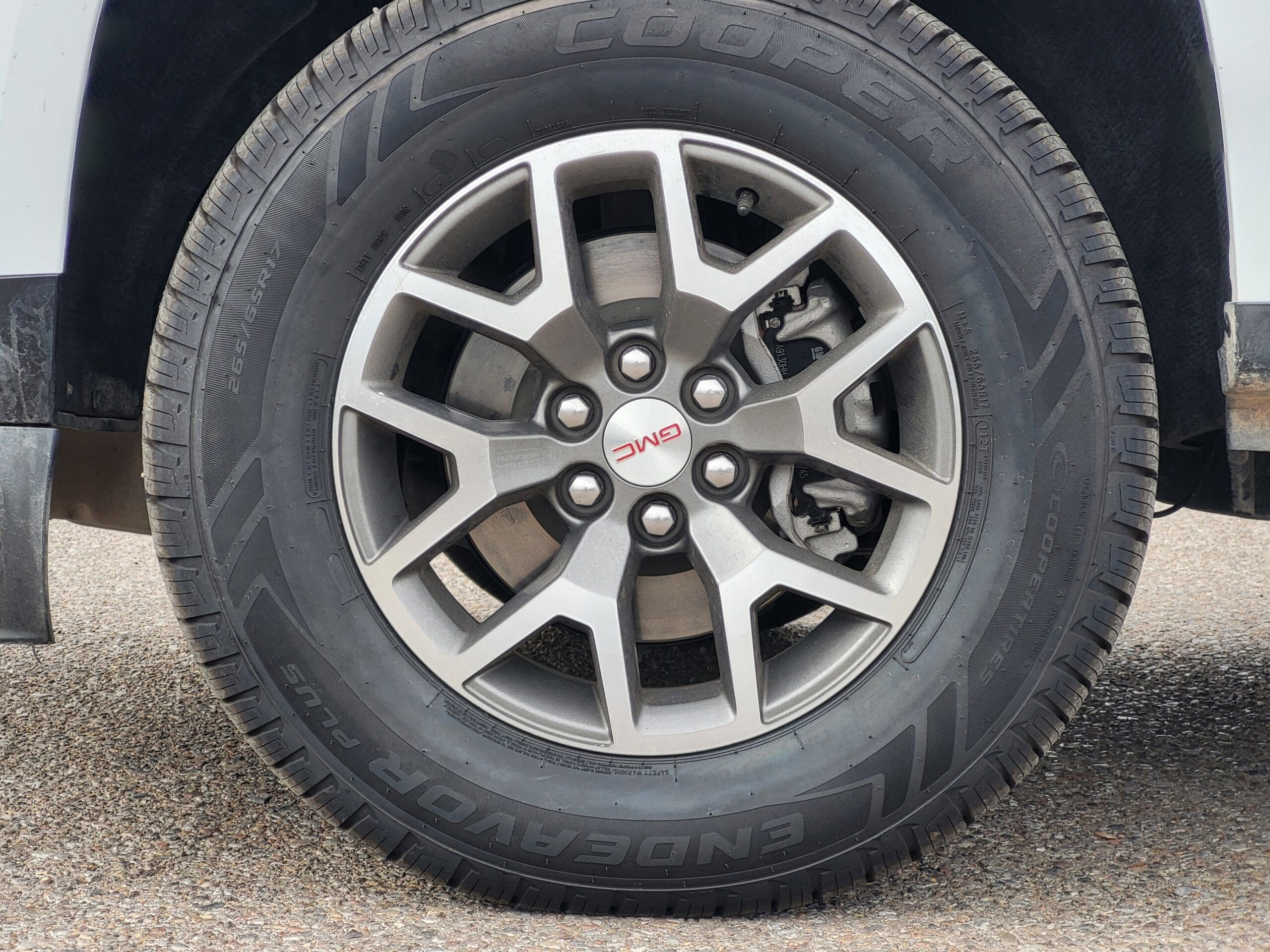 2021 GMC Canyon - Image 11