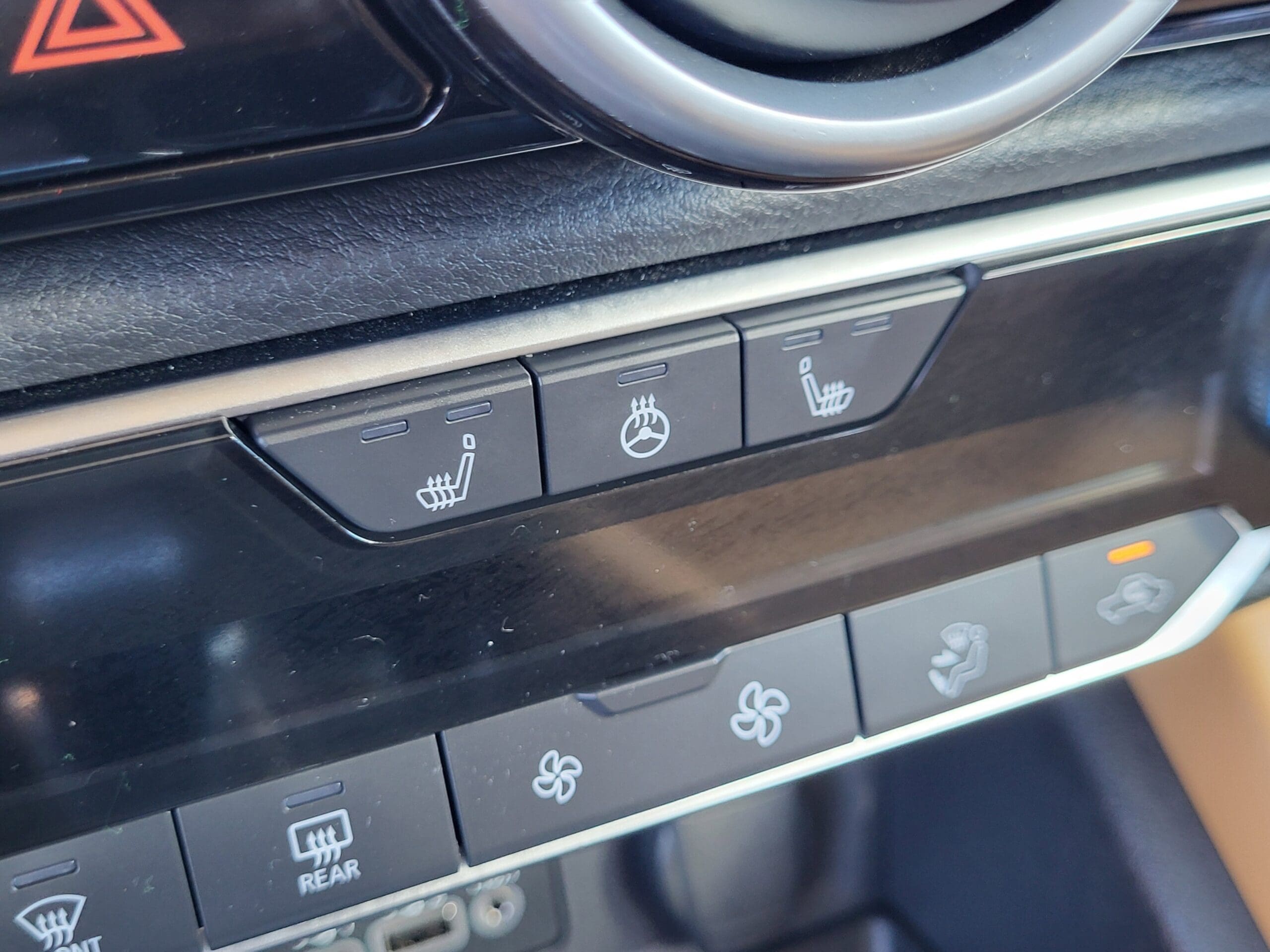 2025 Nissan Sentra - Image 24