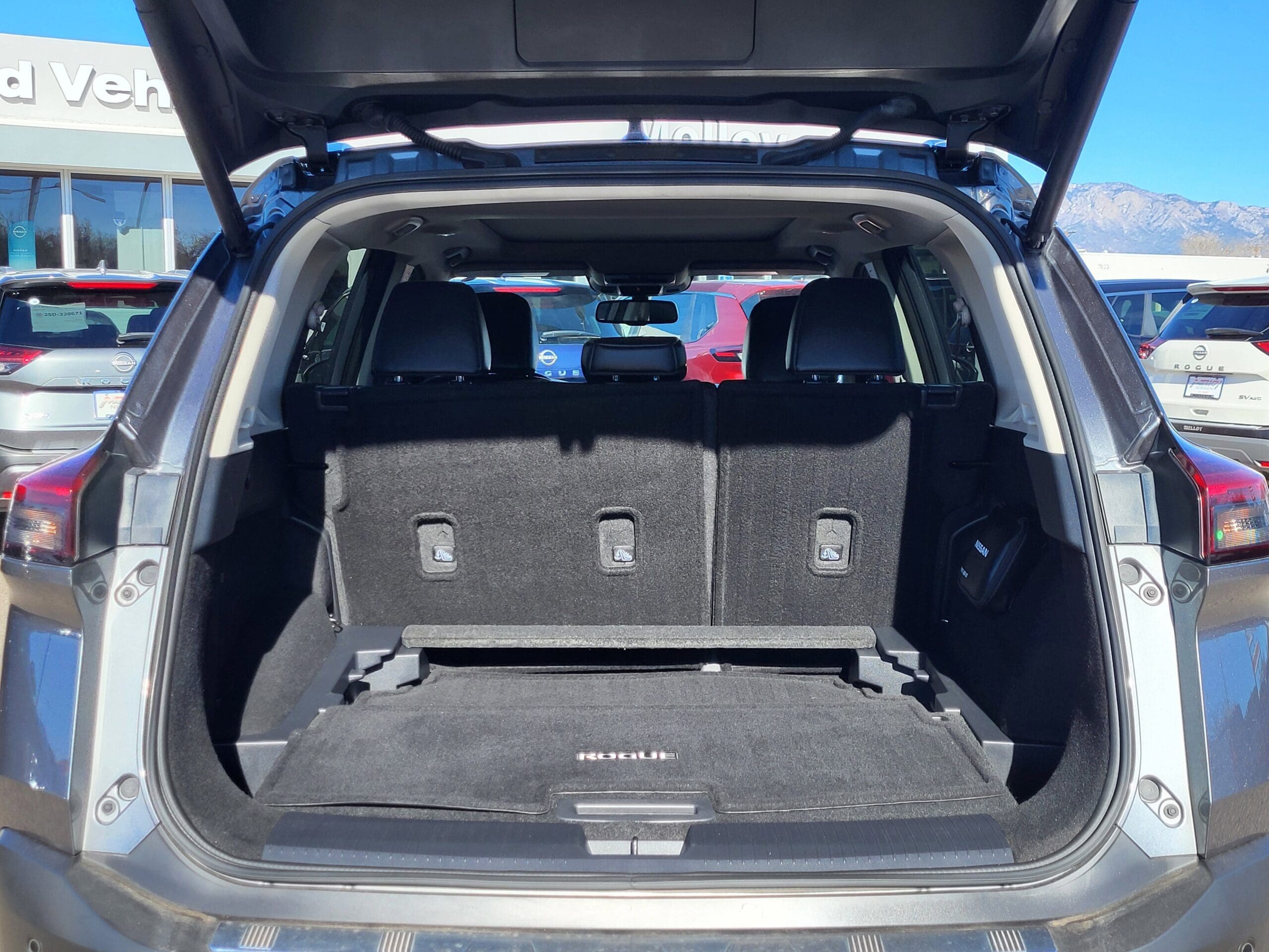 2021 Nissan Rogue - Image 10