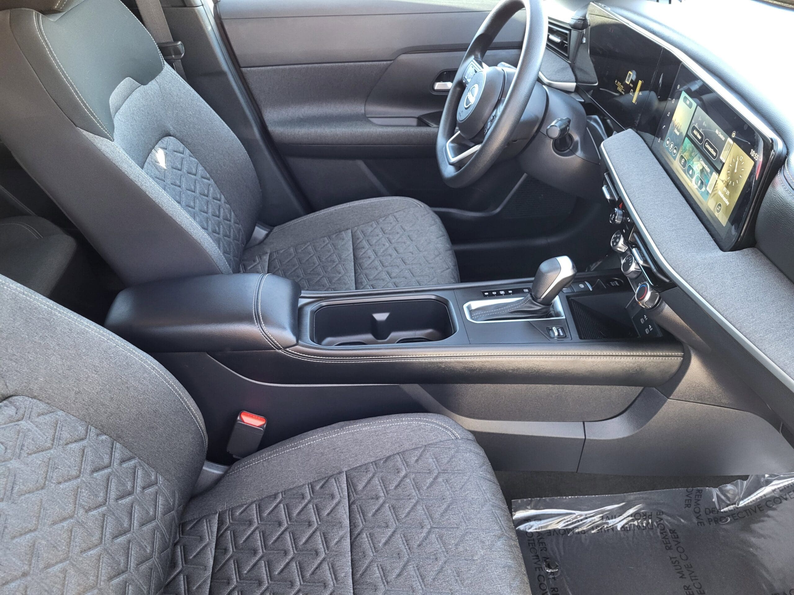 2025 Nissan Kicks - Image 13