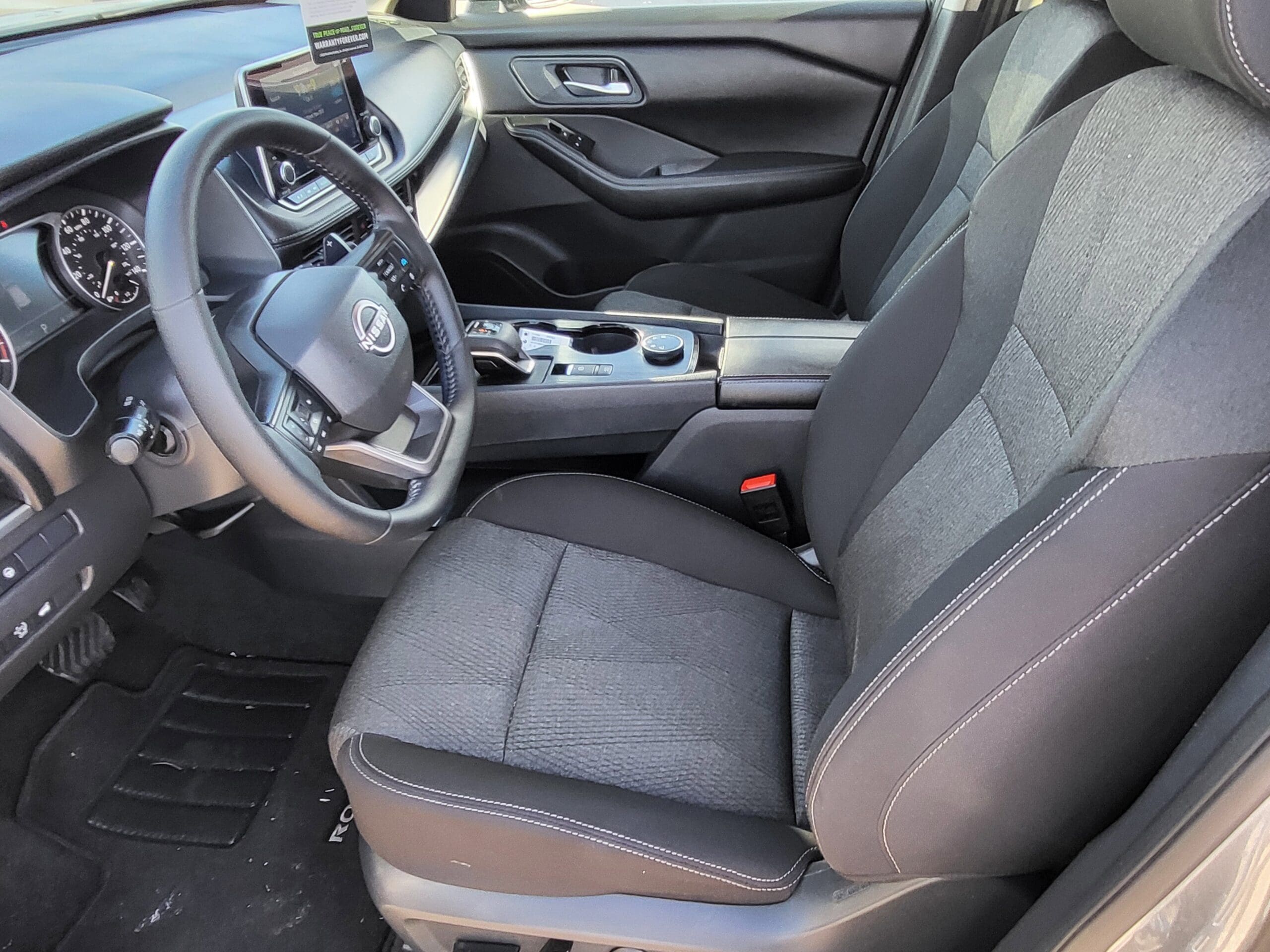 2025 Nissan Rogue - Image 8