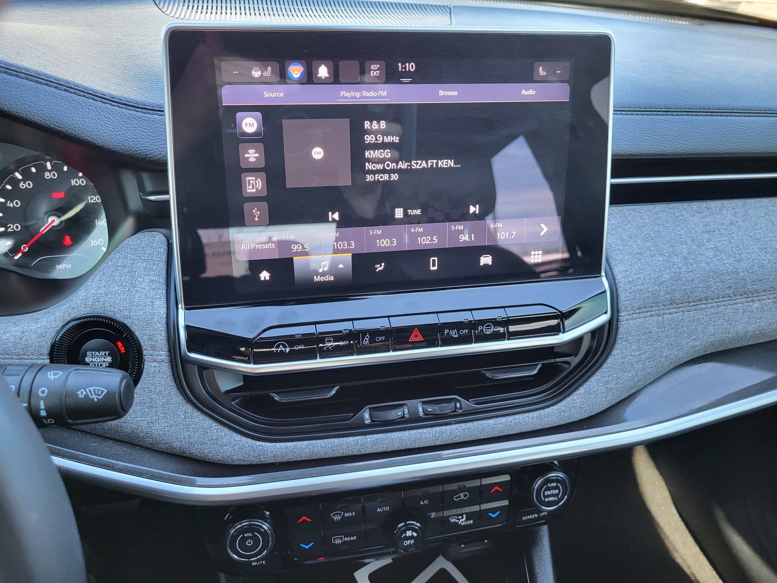 2023 Jeep Compass - Image 17