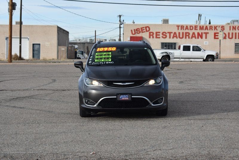 2020 Chrysler Pacifica - Image 2