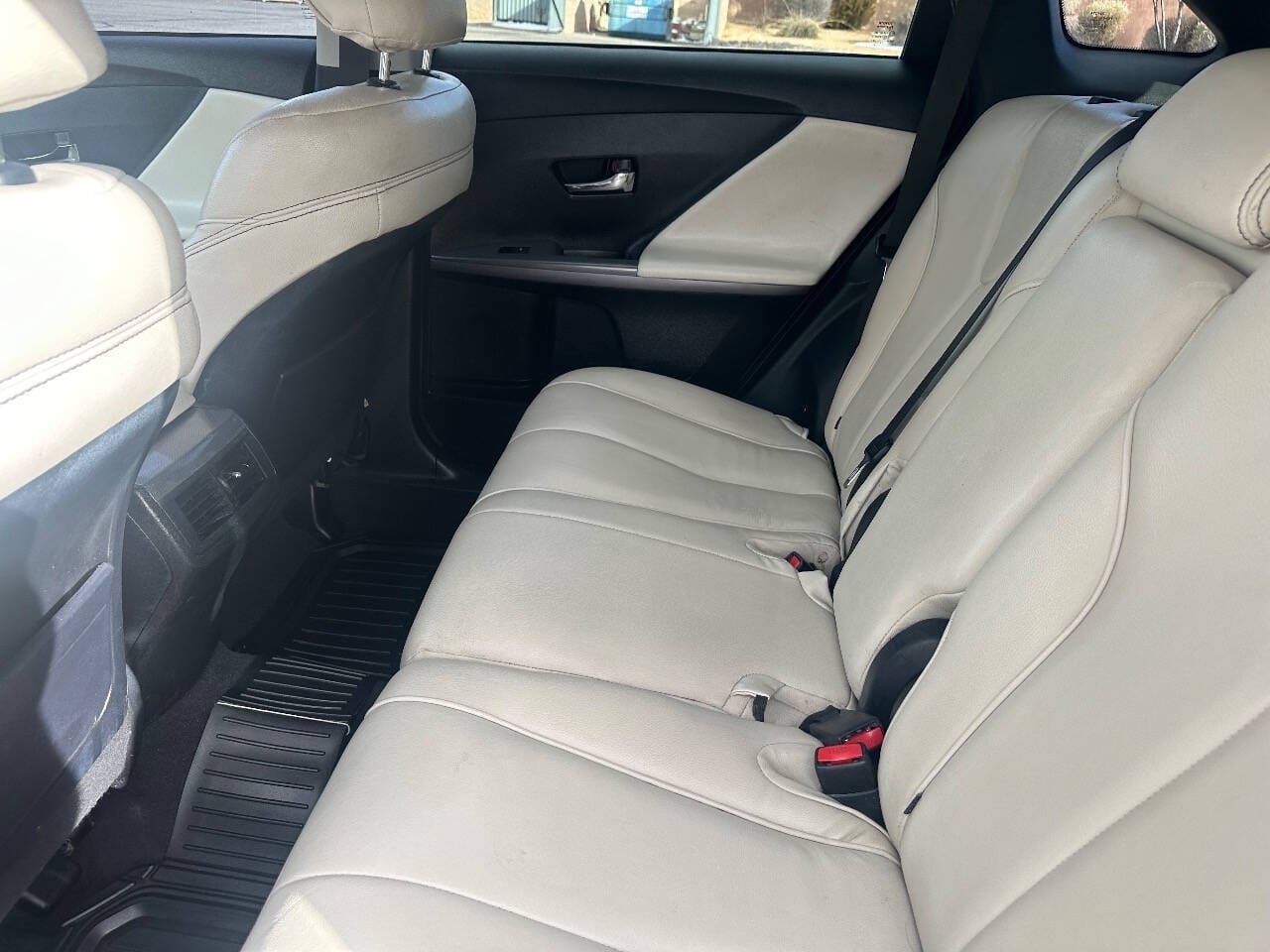 2013 Toyota Venza - Image 11