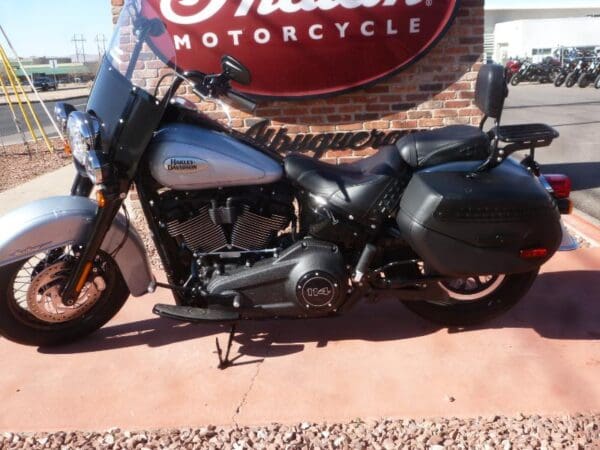 2024 Harley-Davidson FLHCS