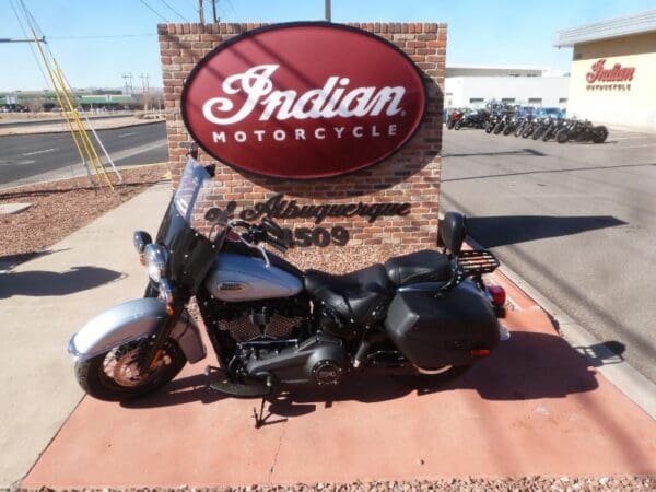 2024 Harley-Davidson FLHCS