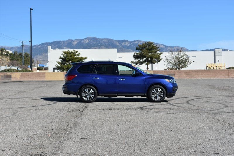2017 Nissan Pathfinder - Image 4