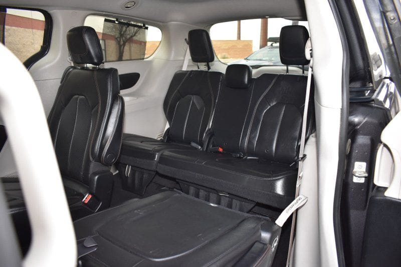 2020 Chrysler Pacifica - Image 11