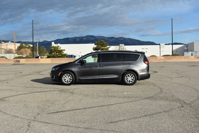 2020 Chrysler Pacifica - Image 4