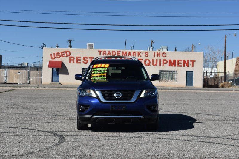 2017 Nissan Pathfinder - Image 2