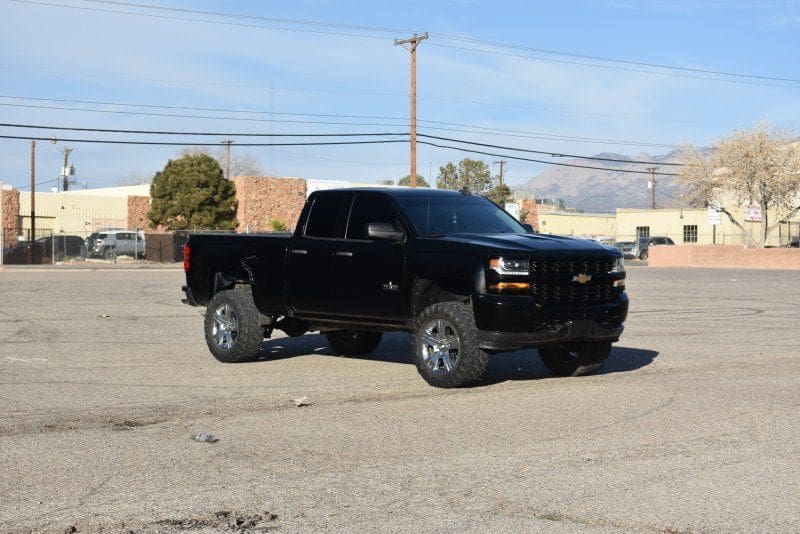 2018 Chevrolet Silverado 1500 - Image 2