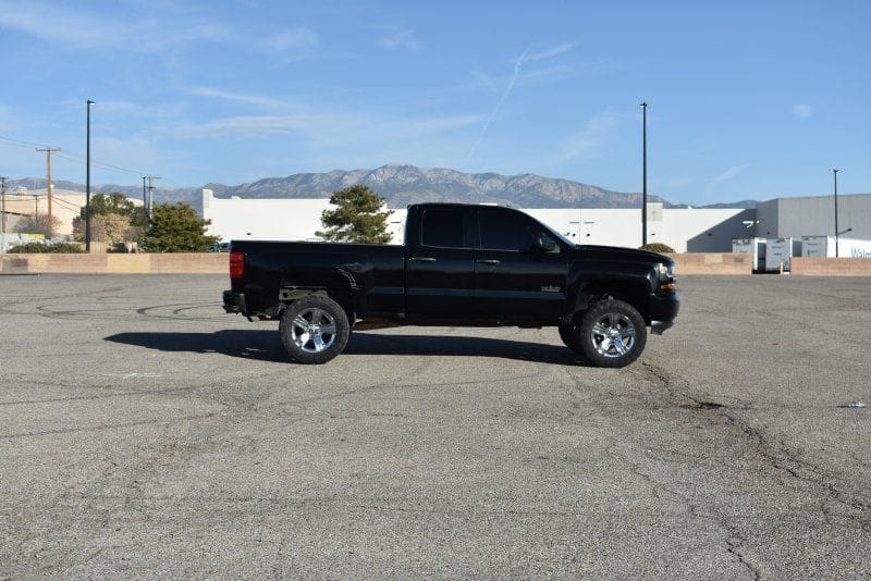 2018 Chevrolet Silverado 1500 - Image 3