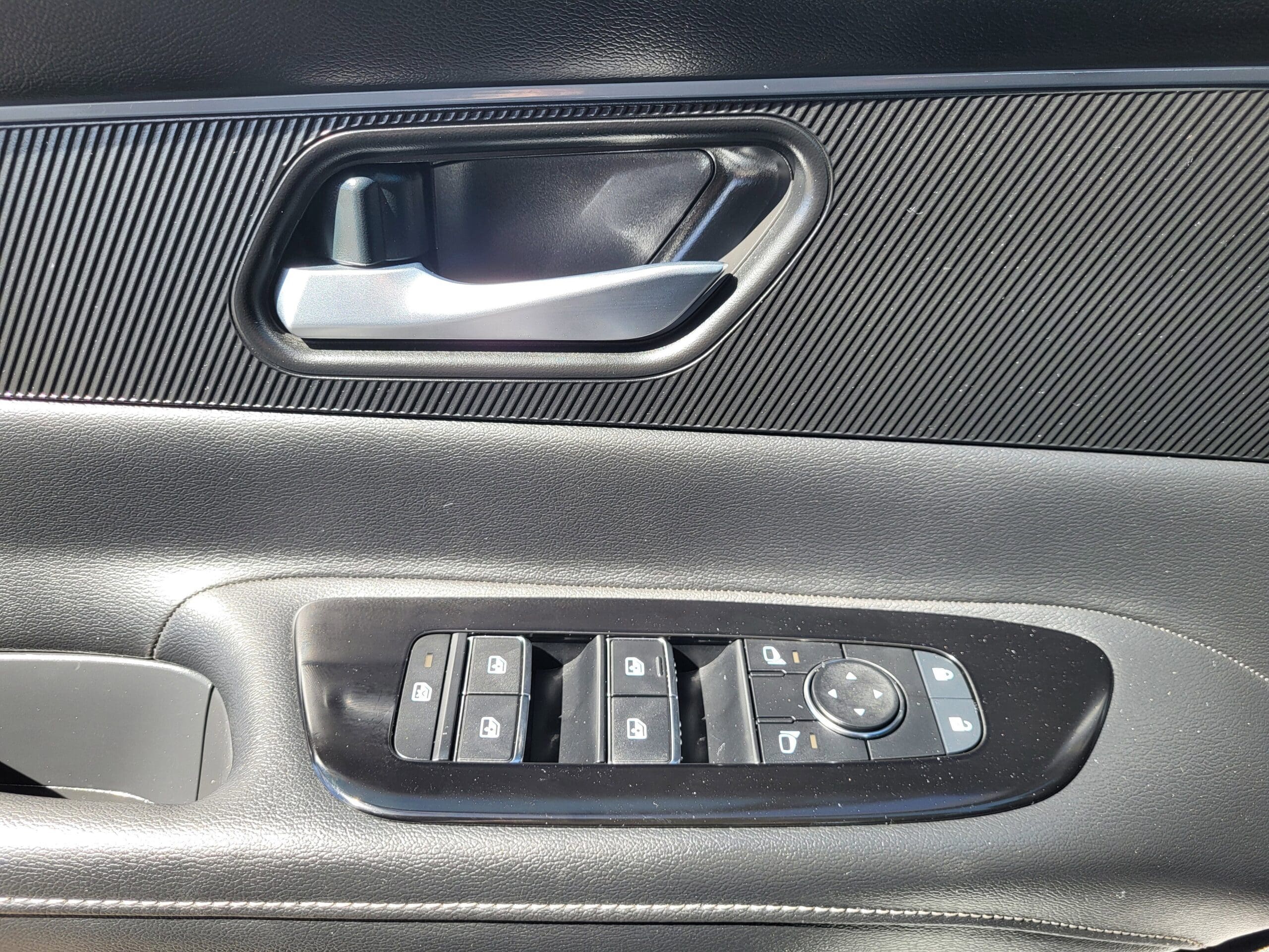 2025 Nissan Murano - Image 16