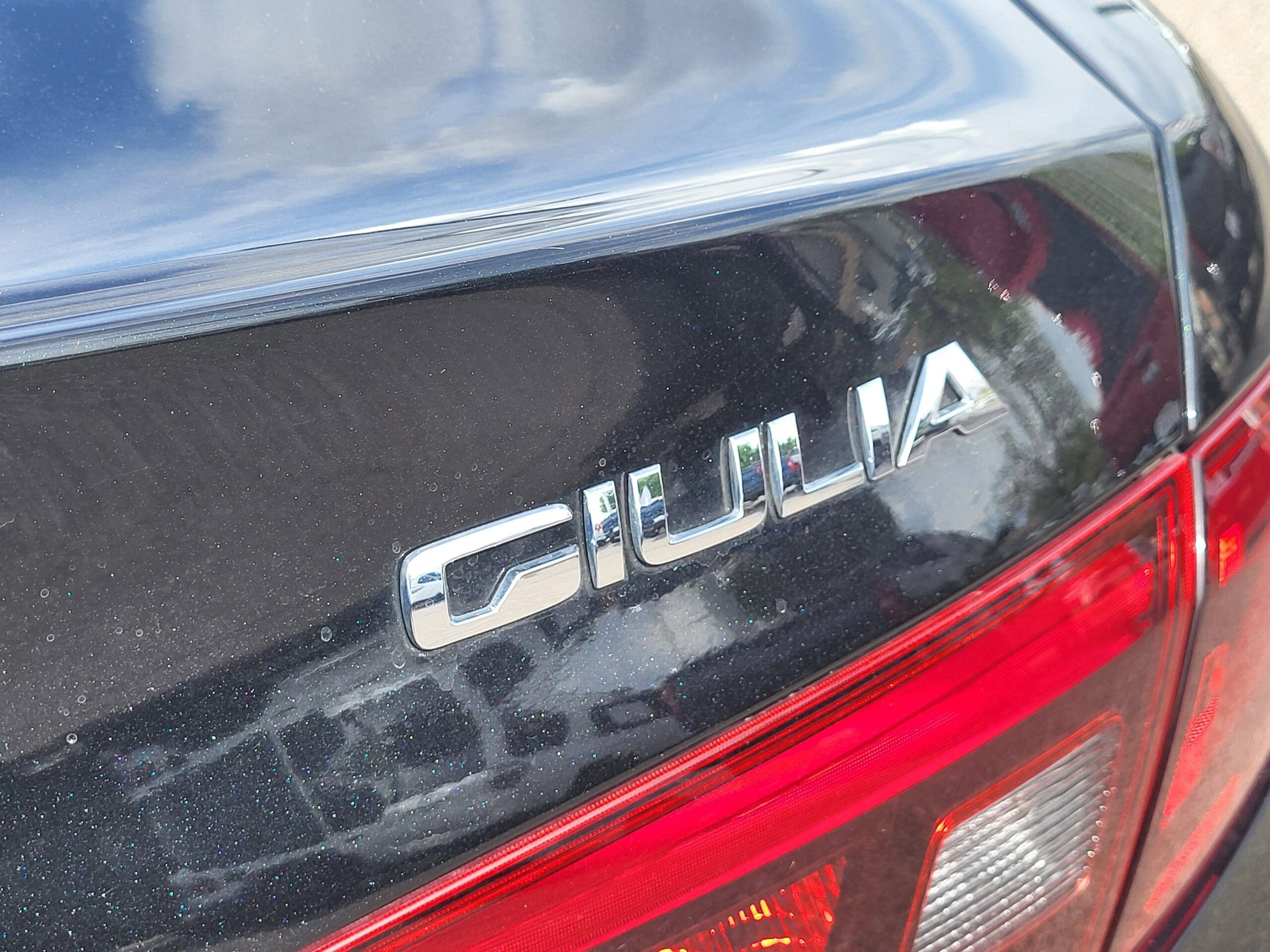 2023 Alfa Romeo Giulia - Image 7