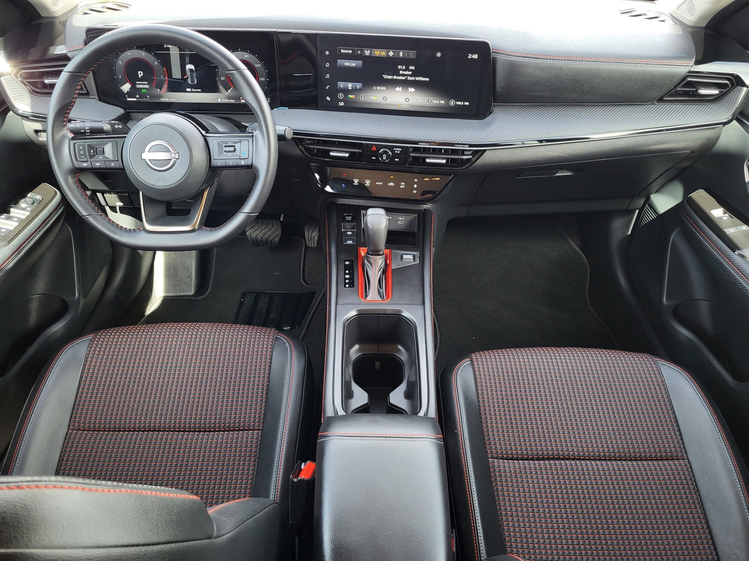 2025 Nissan Kicks - Image 18