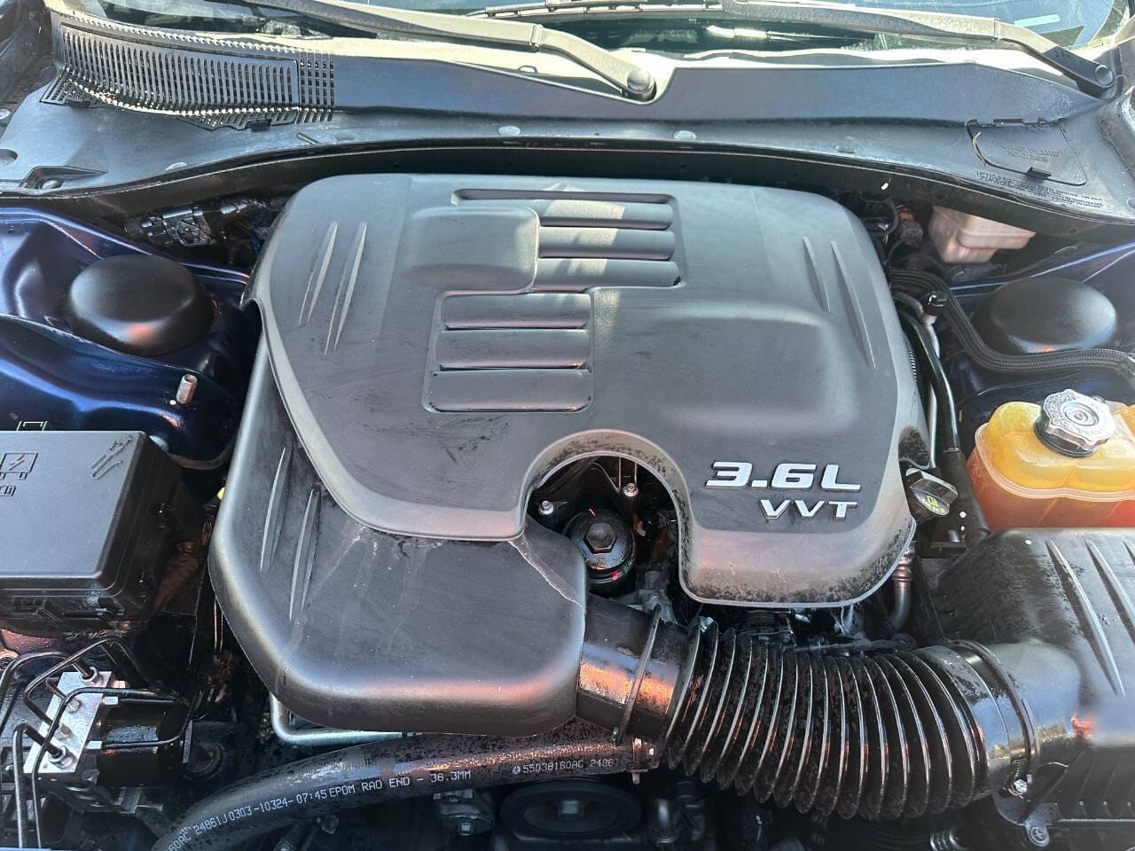 2013 Chrysler 300 - Image 11