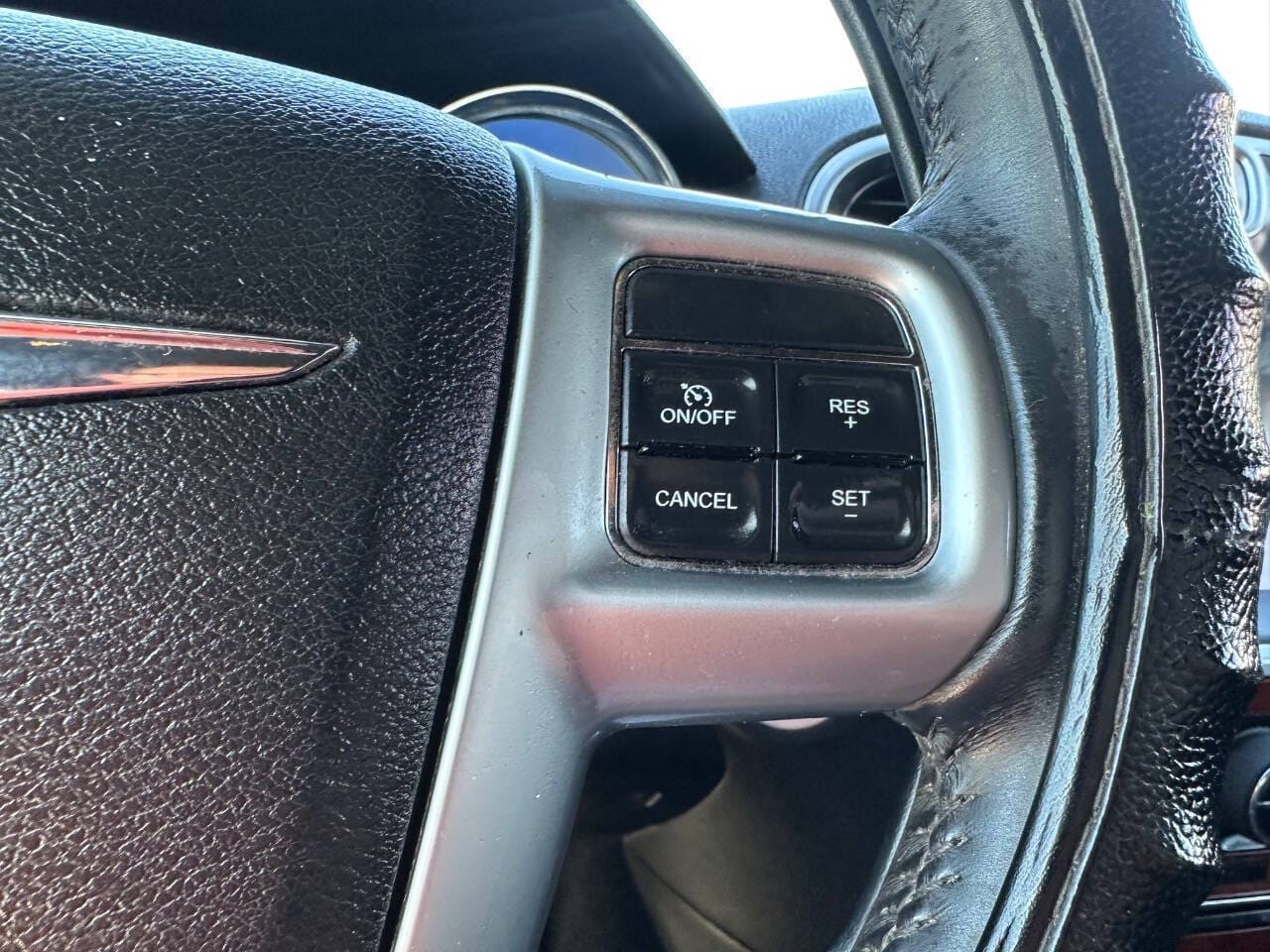 2013 Chrysler 300 - Image 15