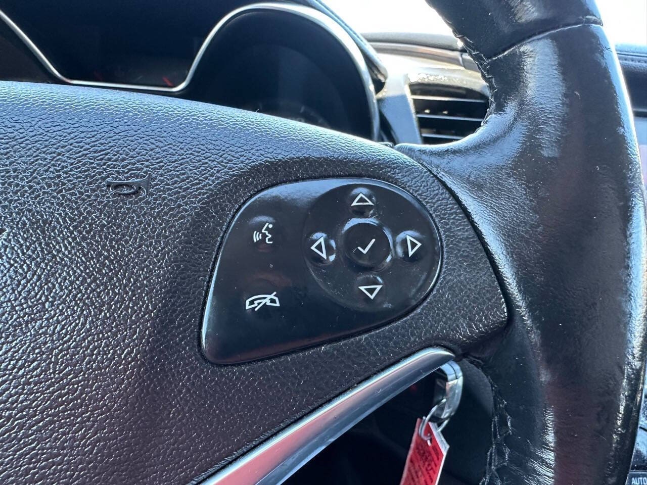 2017 Chevrolet Impala - Image 15