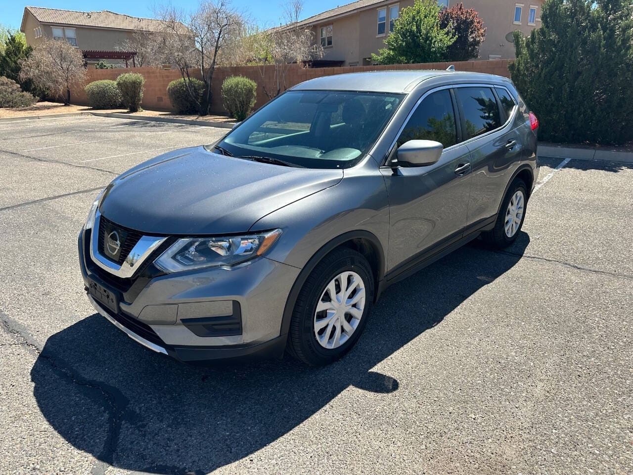 2017 Nissan Rogue - Image 2